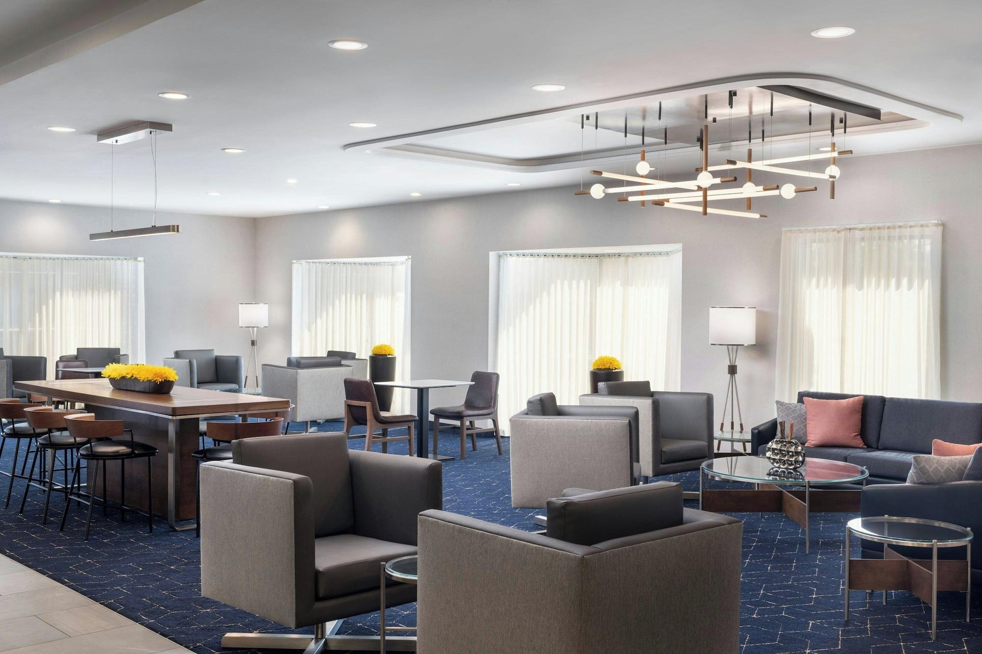 Vista Lobby Courtyard by Marriott Cleveland Beachwood