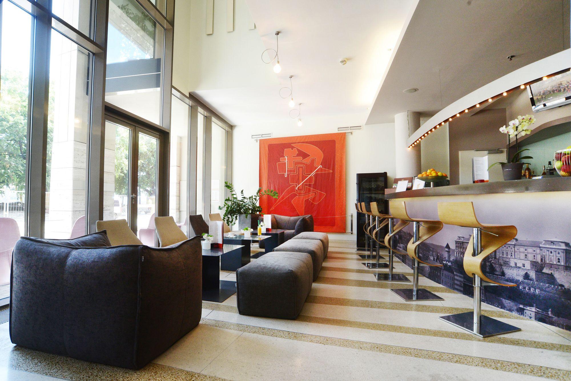 Vista Lobby Leon Hotel & Lounge