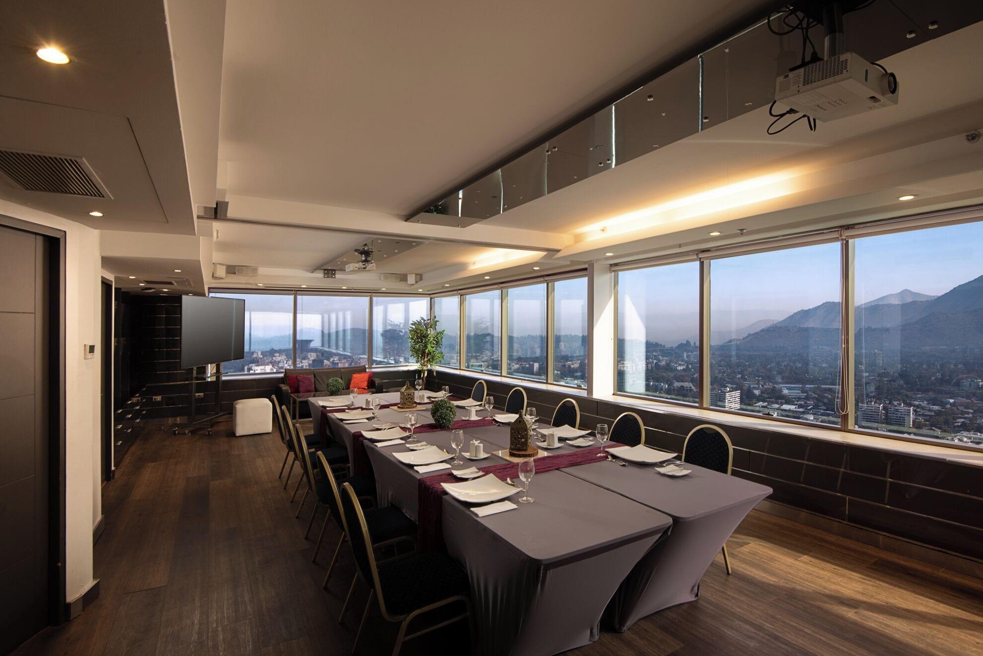 Vista Lobby Boulevard Suites Hotel