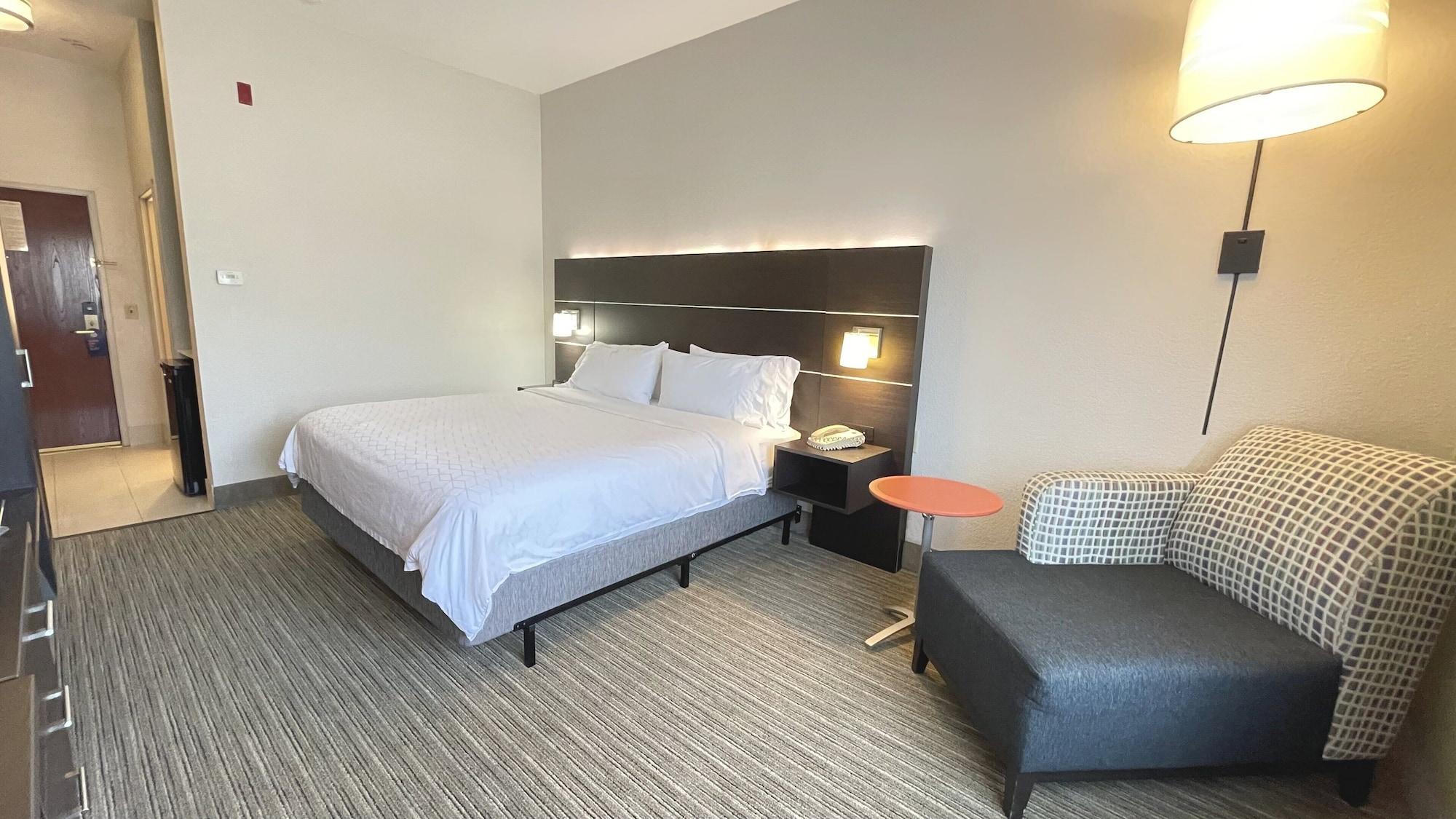 Habitación Holiday Inn Express Hotel & Suites Decatur by IHG