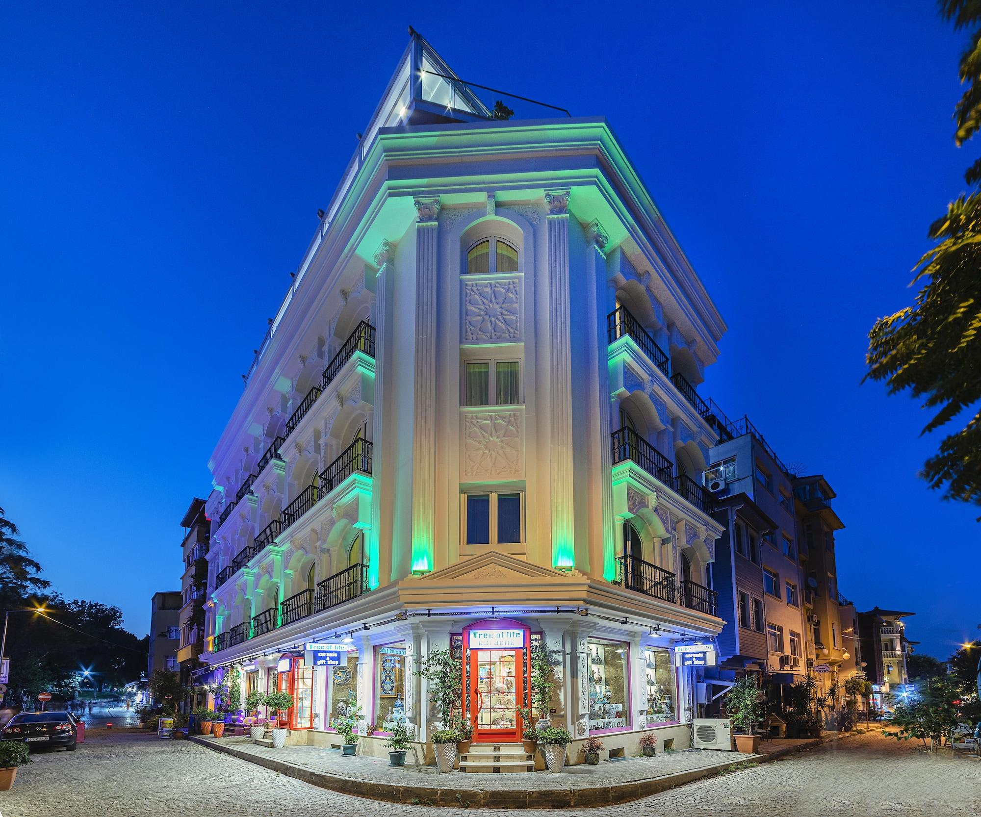 Varios The Magnaura Palace Hotel