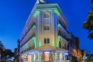 Alojamiento - The Magnaura Palace Hotel