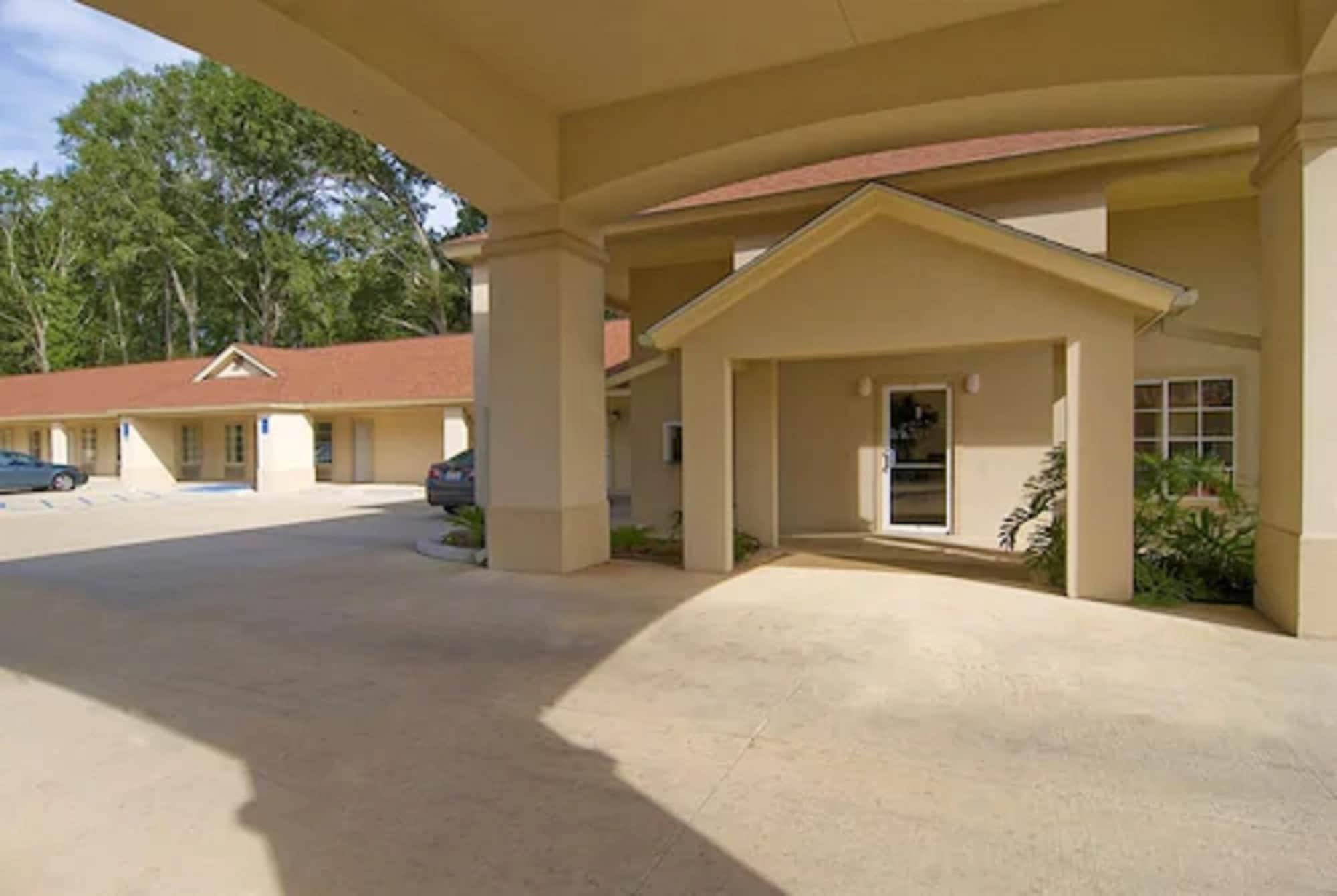 Vista Exterior Americas Best Value Inn DeRidder