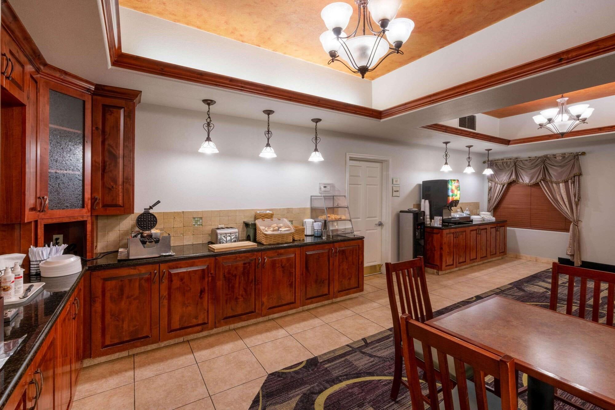 Restaurant La Quinta Inn & Suites by Wyndham Rifle