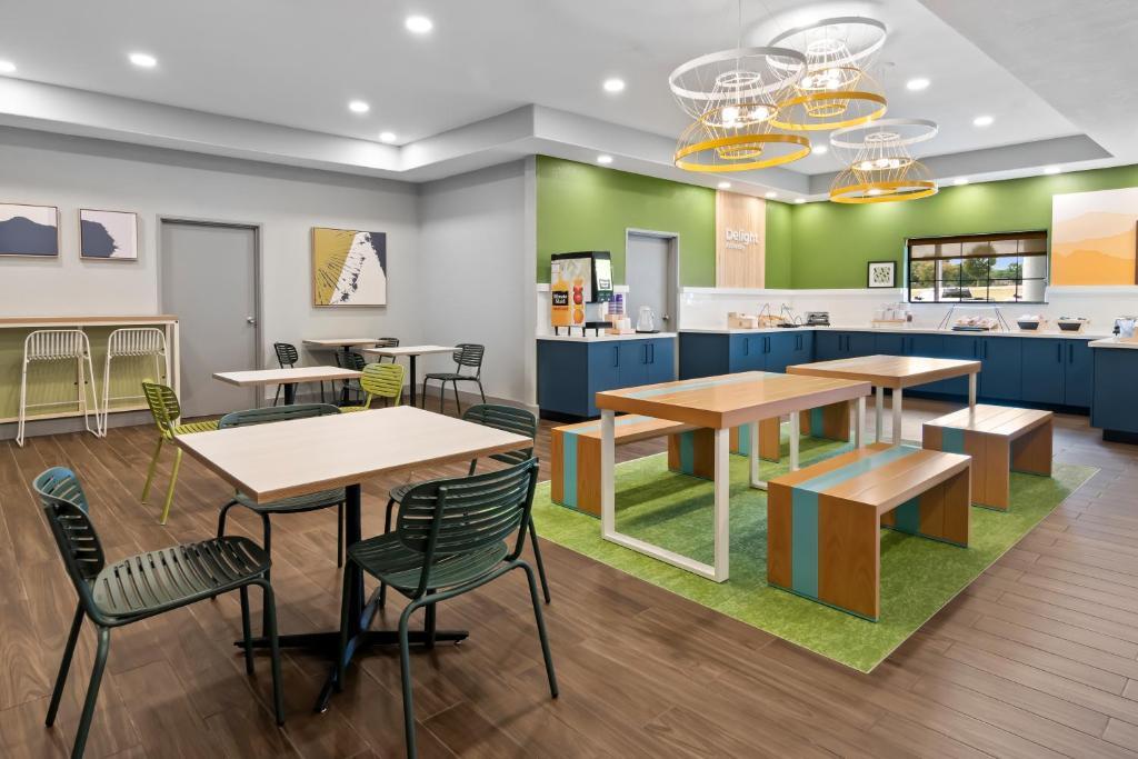 Restaurant Spark By Hilton Wichita Falls