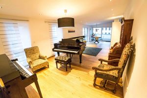 Alquiler Vacacional - Stylish penthouse apartment with terrace in best location with grand piano