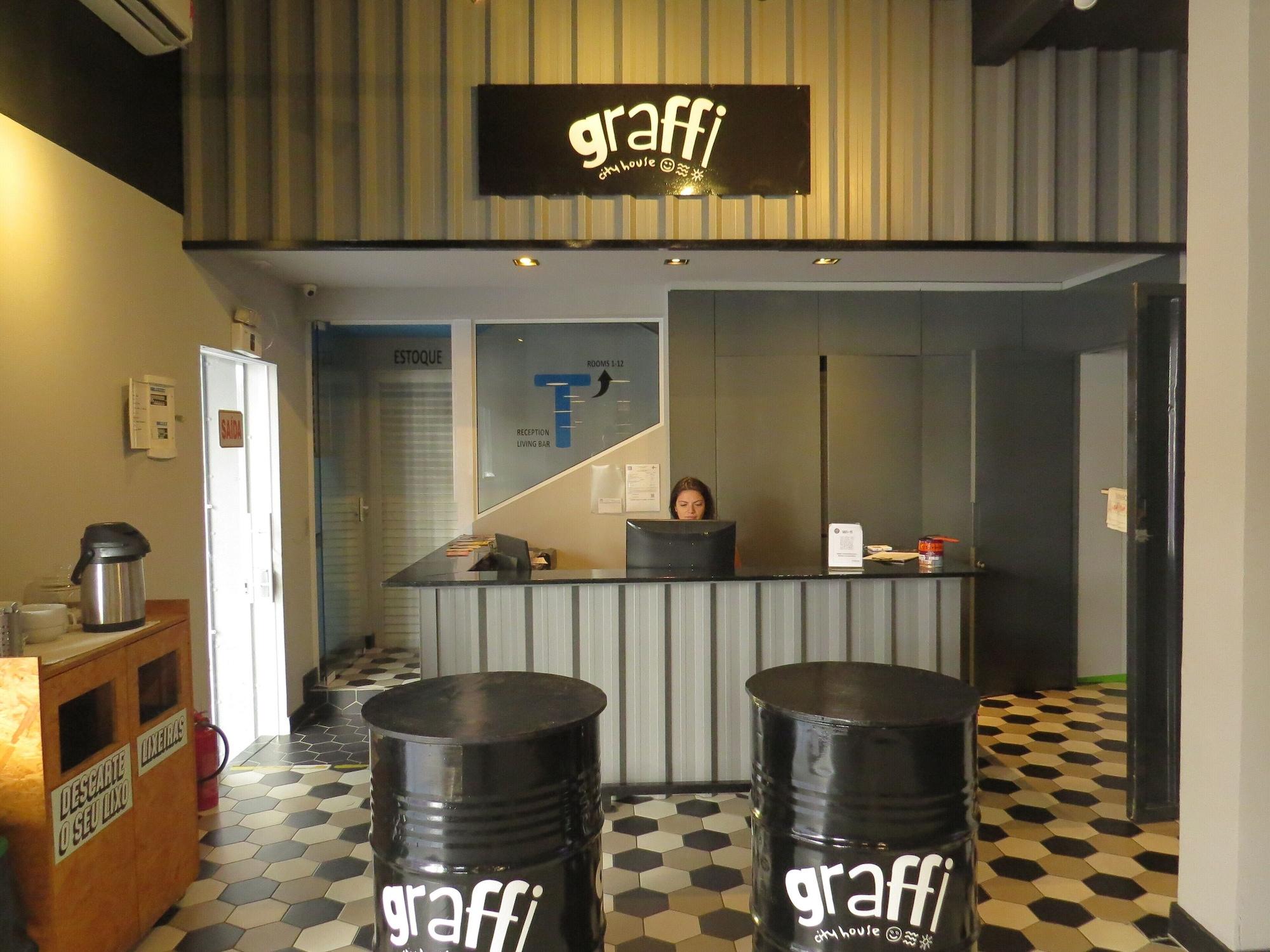 Vista Lobby Graffi City House