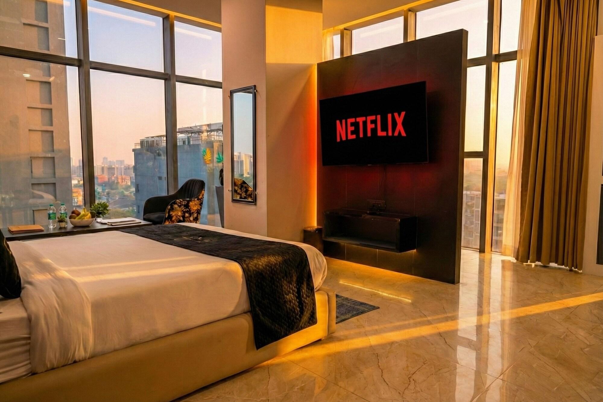 Varios Aquila Grand Suites