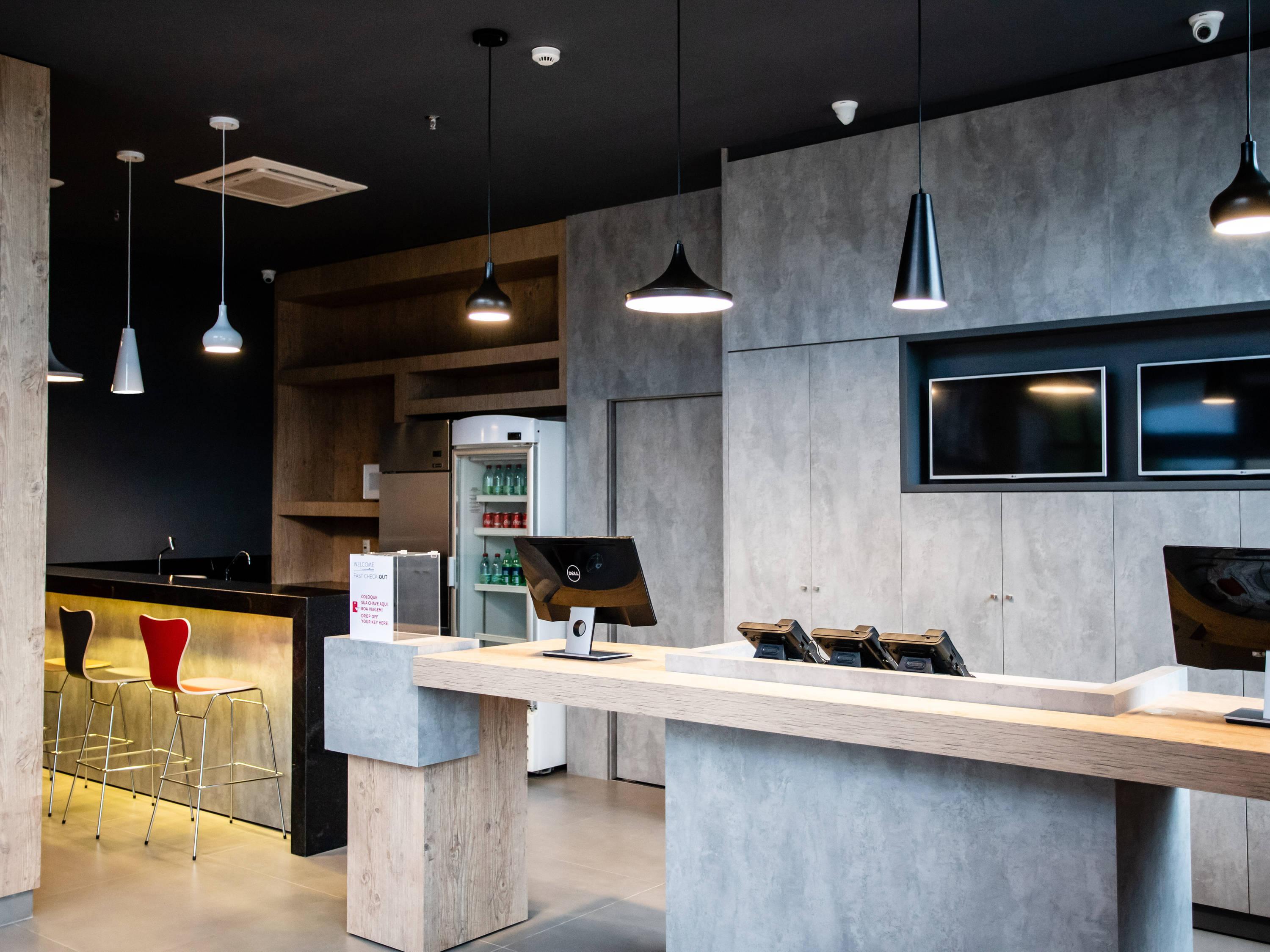 Vista Lobby Ibis Palmas Avenida JK