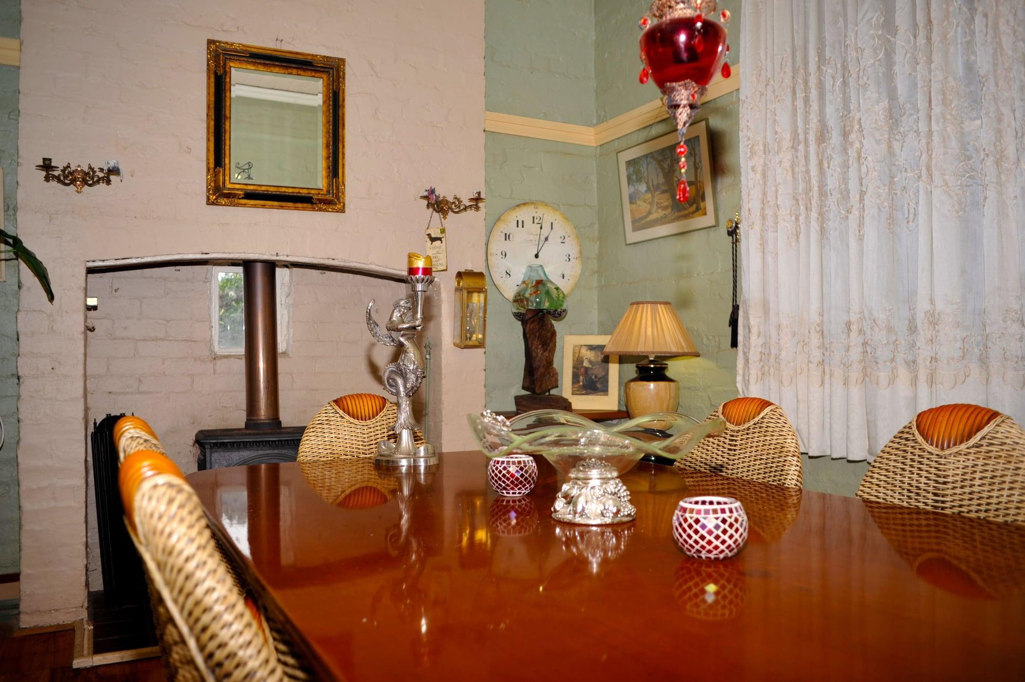 Vista Lobby Must Love Dogs B&b