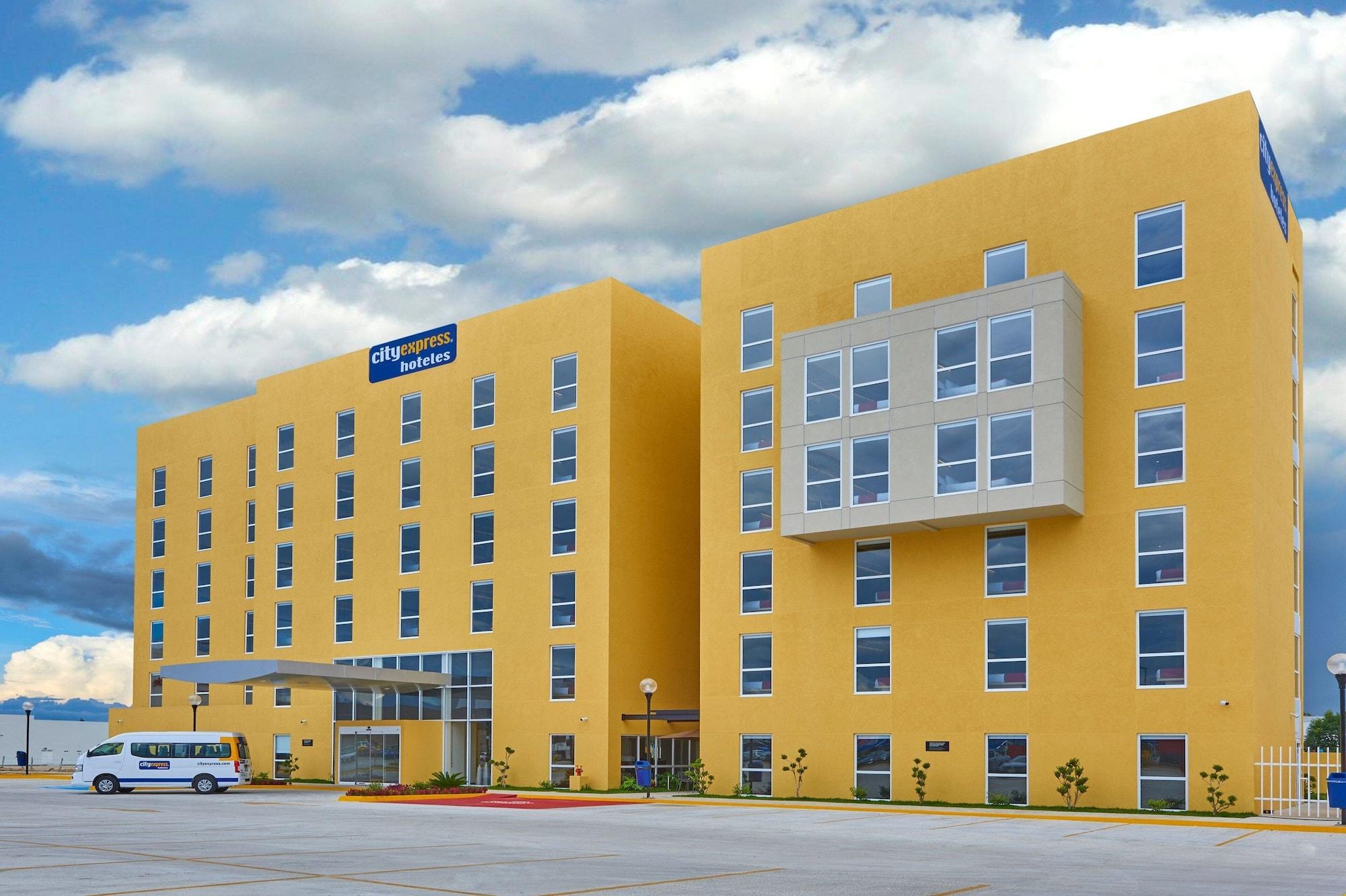 Vista Exterior City Express by Marriott Comitan