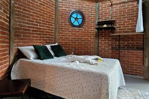 Casas - Rustic and cozy little castle chalet with pool, fireplace and night cinema!