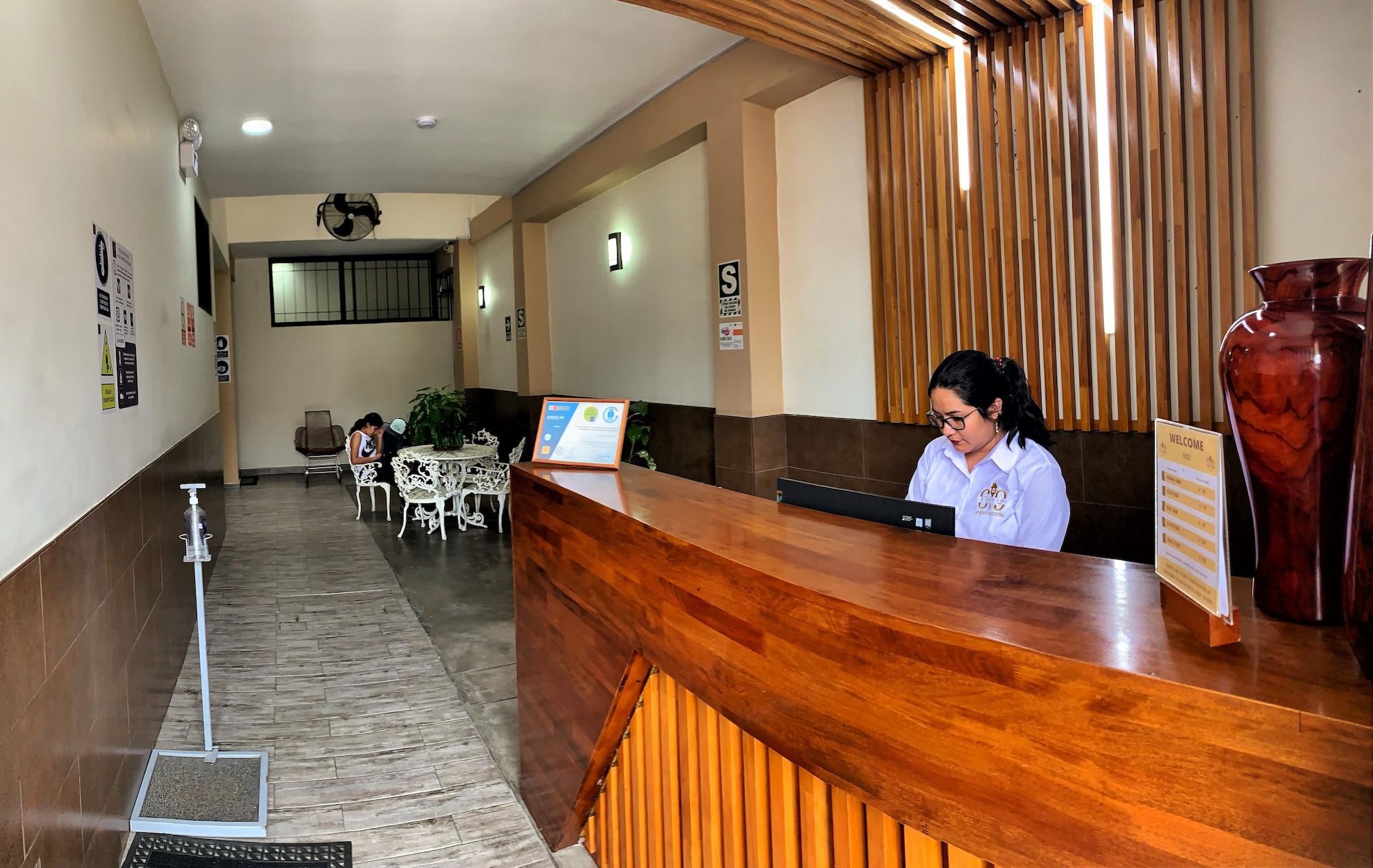 Vista Lobby Studio 69