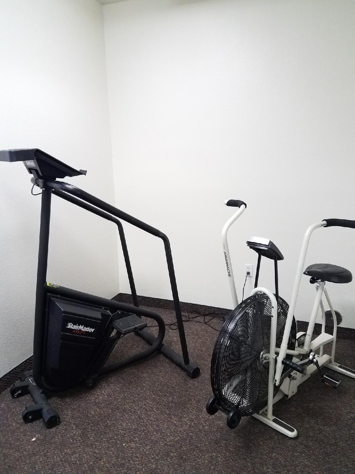 Gimnasio InTown Suites Extended Stay Colorado Springs
