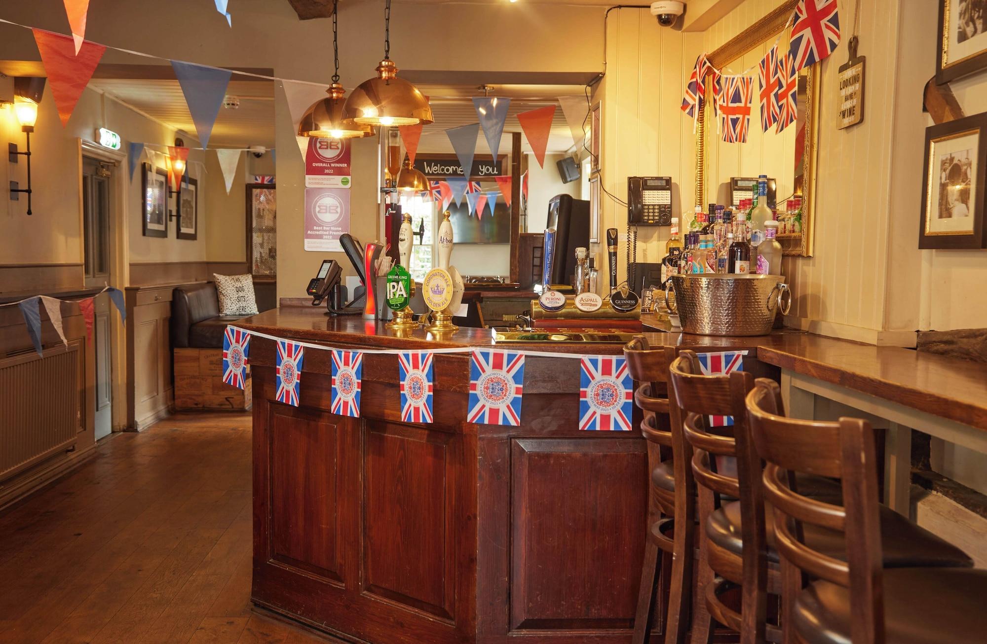Bar/Salón Bell Hotel & Inn by Greene King Inns