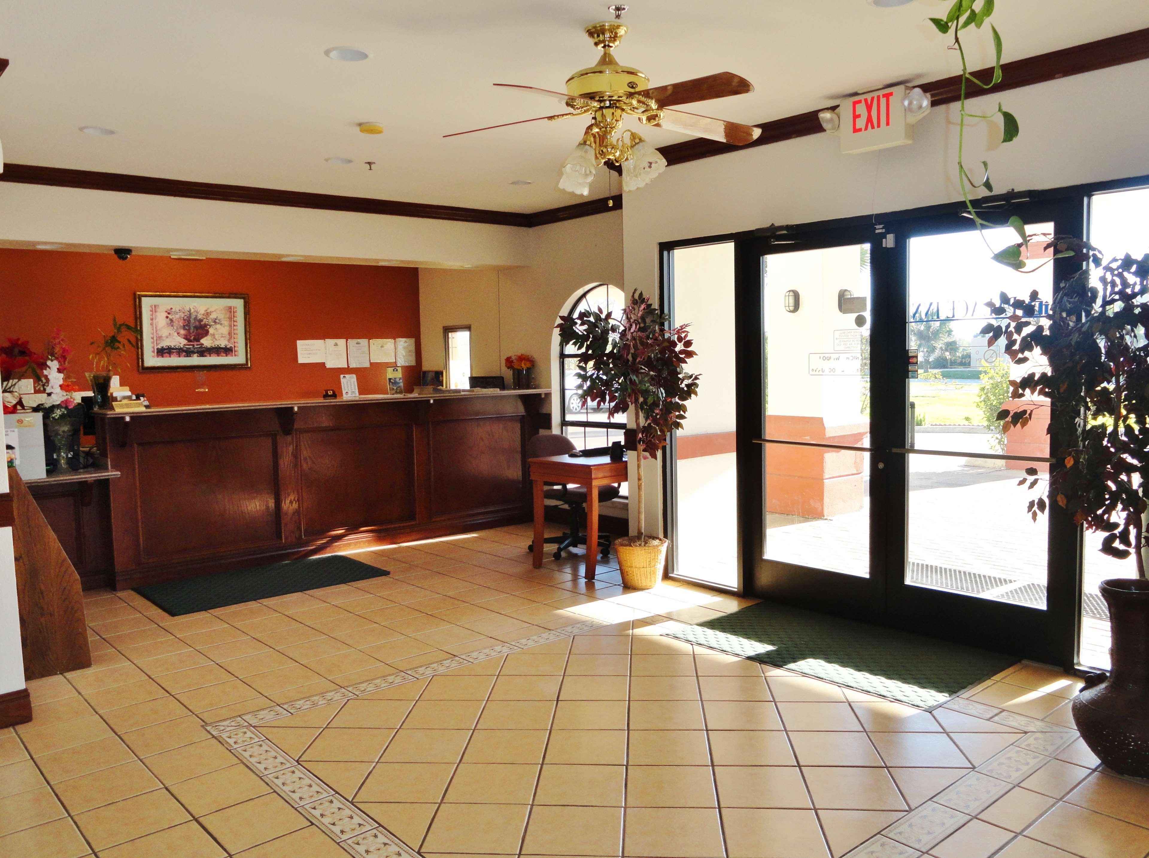 Vista Lobby Americas Best Value Inn Brownsville