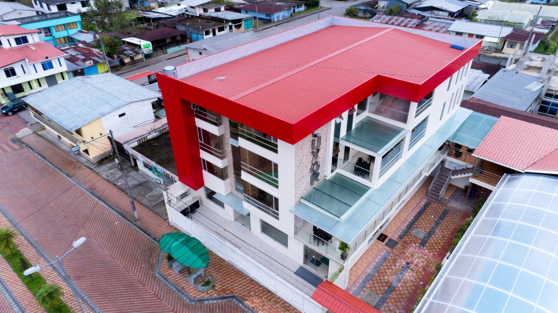 Vista Exterior Luxor Plaza Hotel y Spa