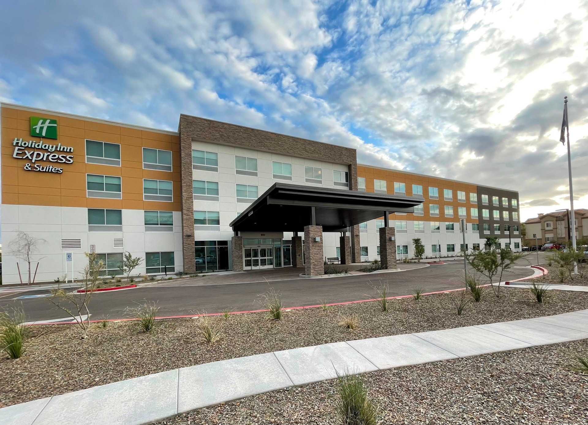 Vista Exterior Holiday Inn Express & Suites Phoenix - Airport North by IHG