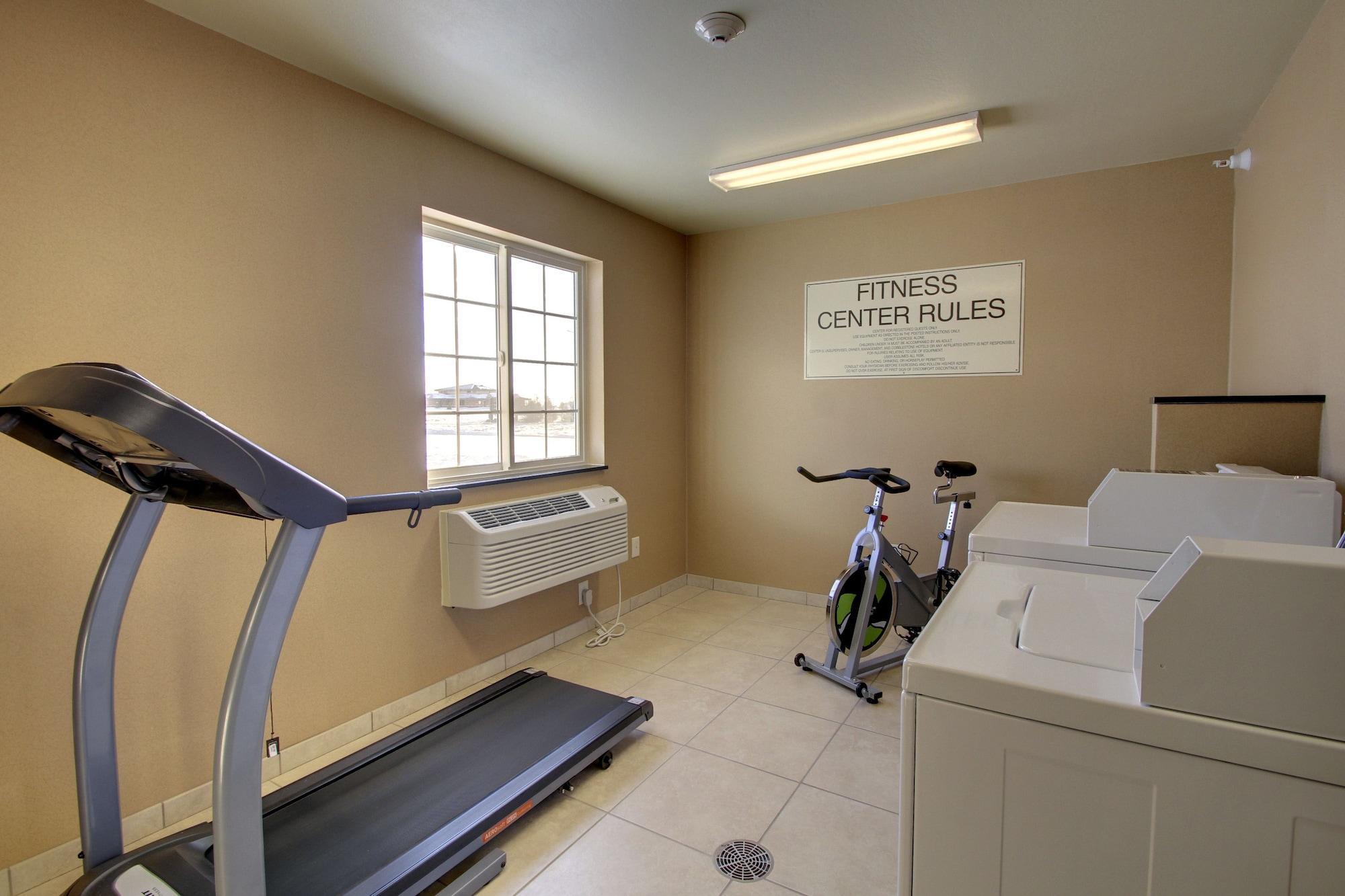 Gimnasio Cobblestone Inn & Suites - Bottineau