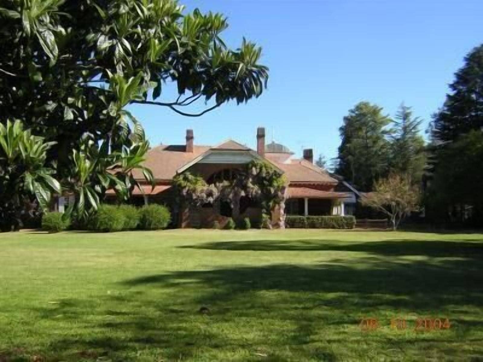 Varios Petersons Armidale Winery & Guesthouse