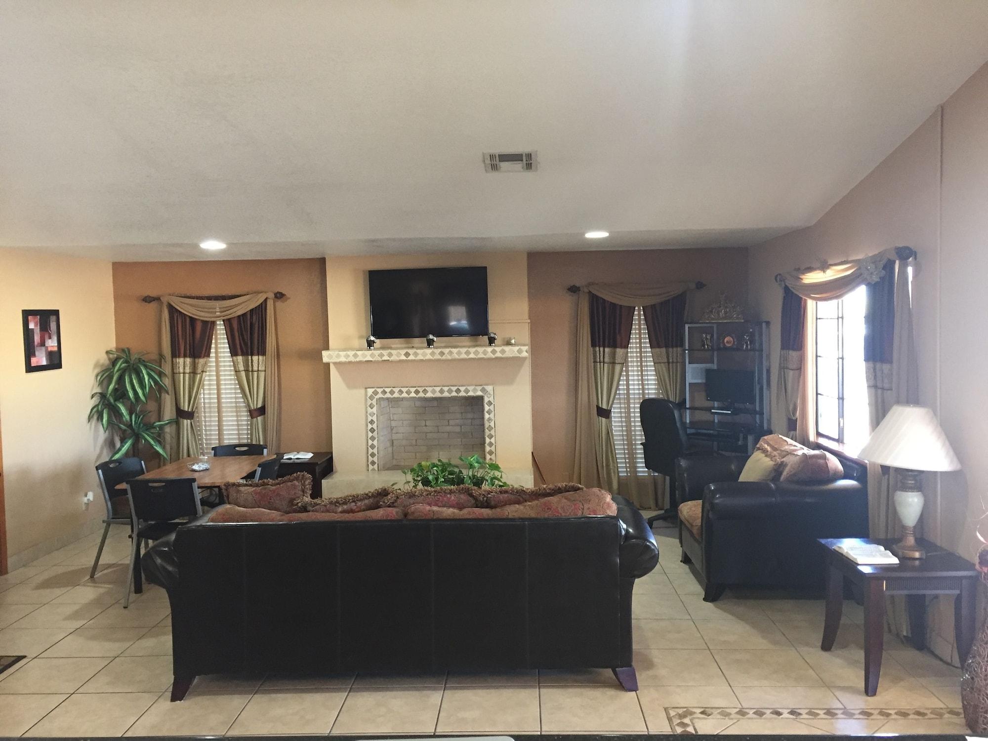 Vista Lobby Royal Inn Pearsall