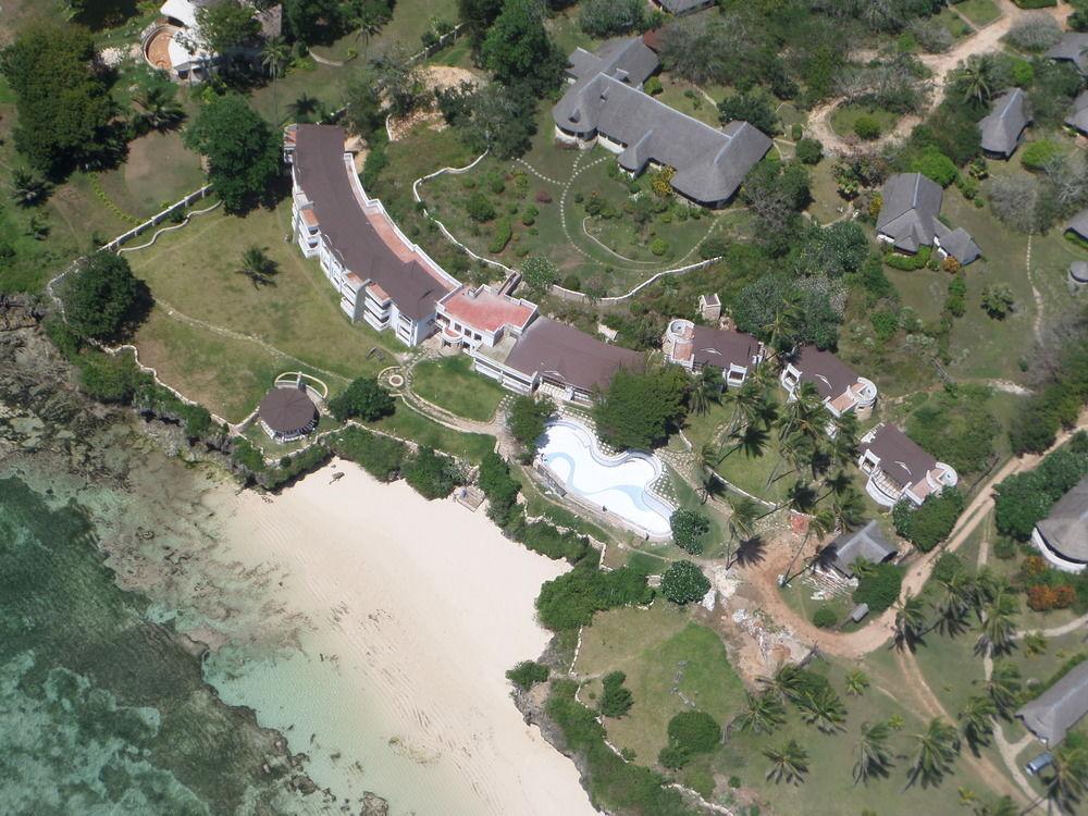 Vista Exterior HillPark Hotel - Tiwi Beach
