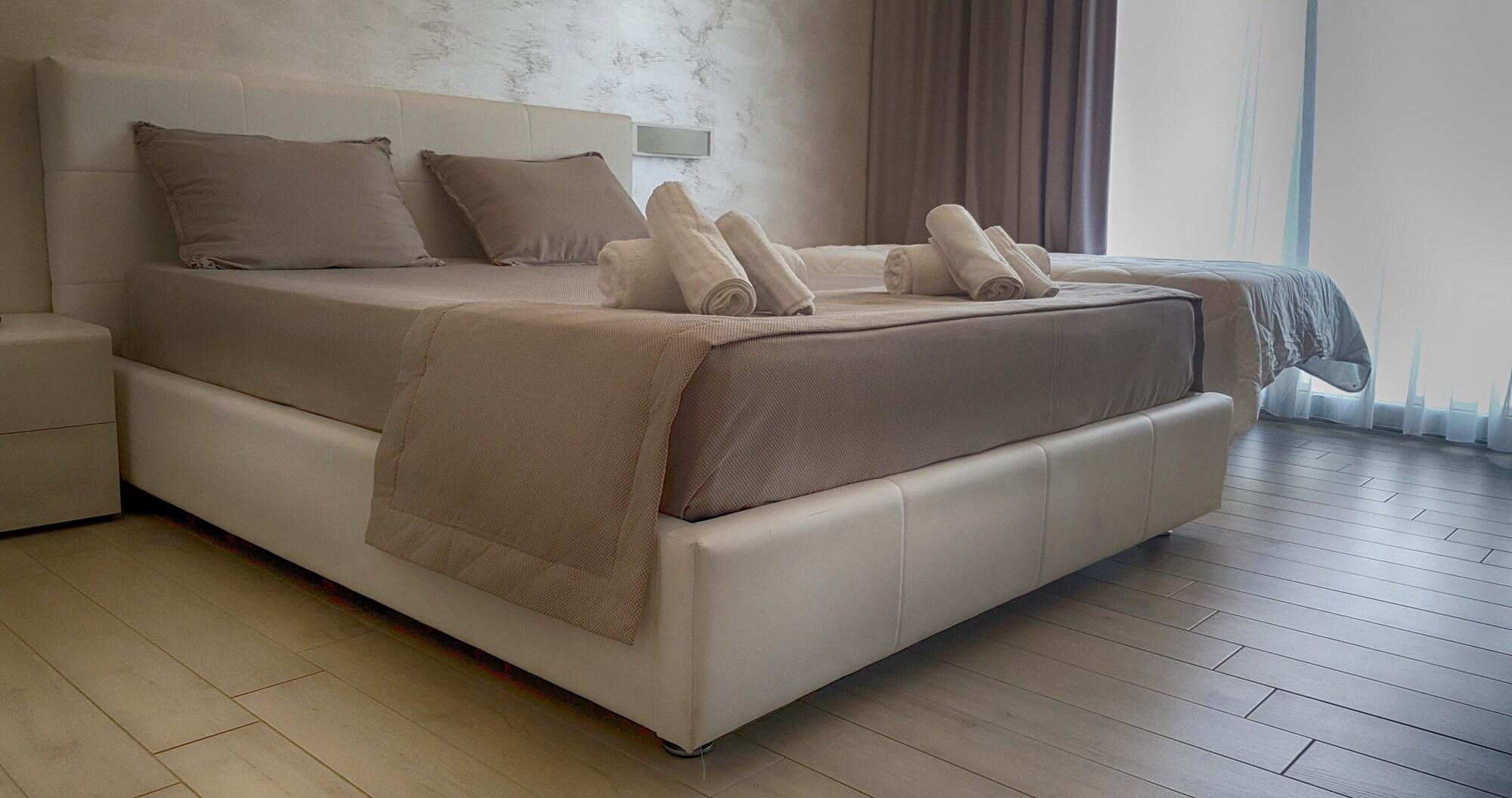 Varios Hotel Aurora