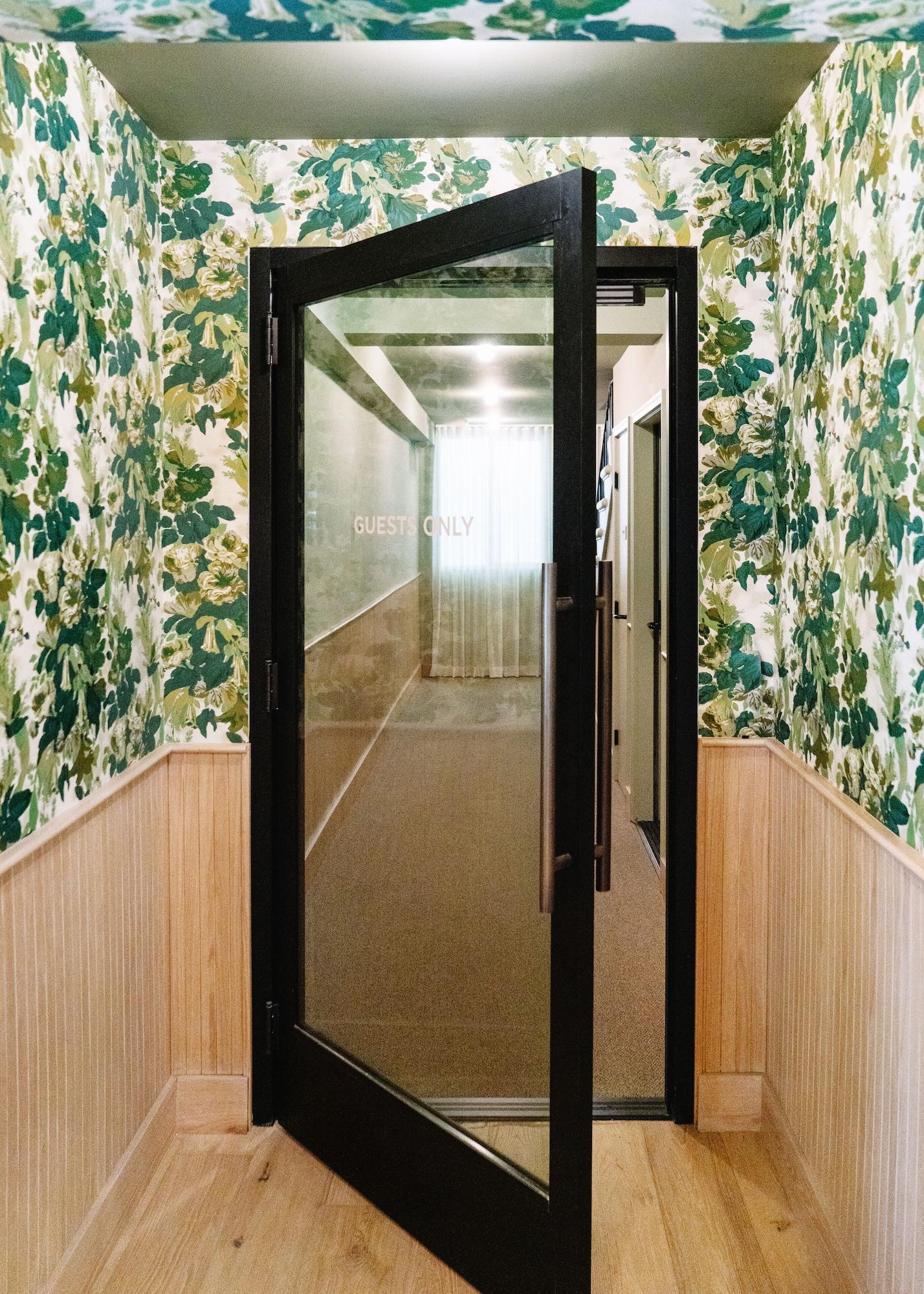 Varios Palihotel Hollywood near Universal Studios