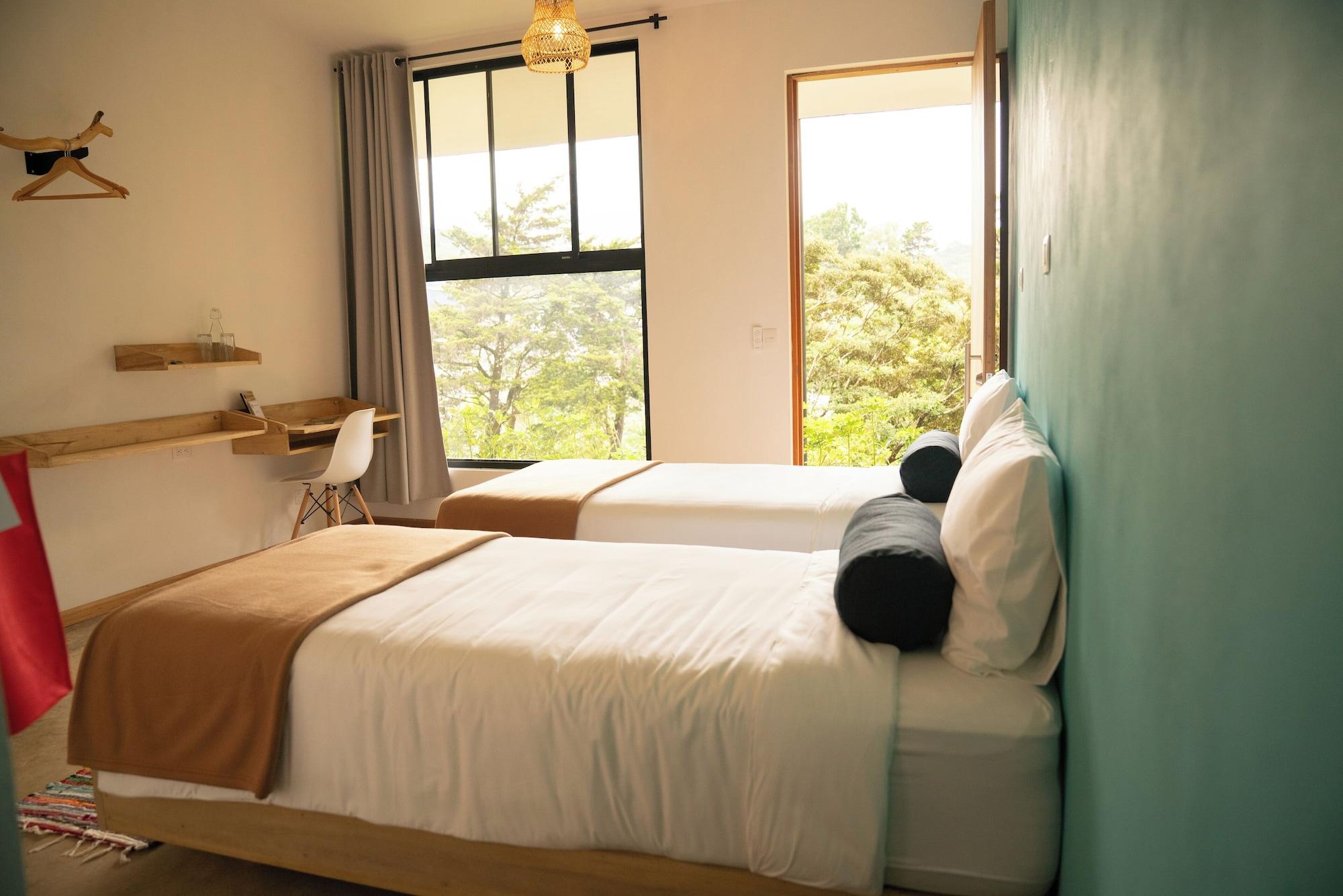 Varios Hotel con Corazón Monteverde
