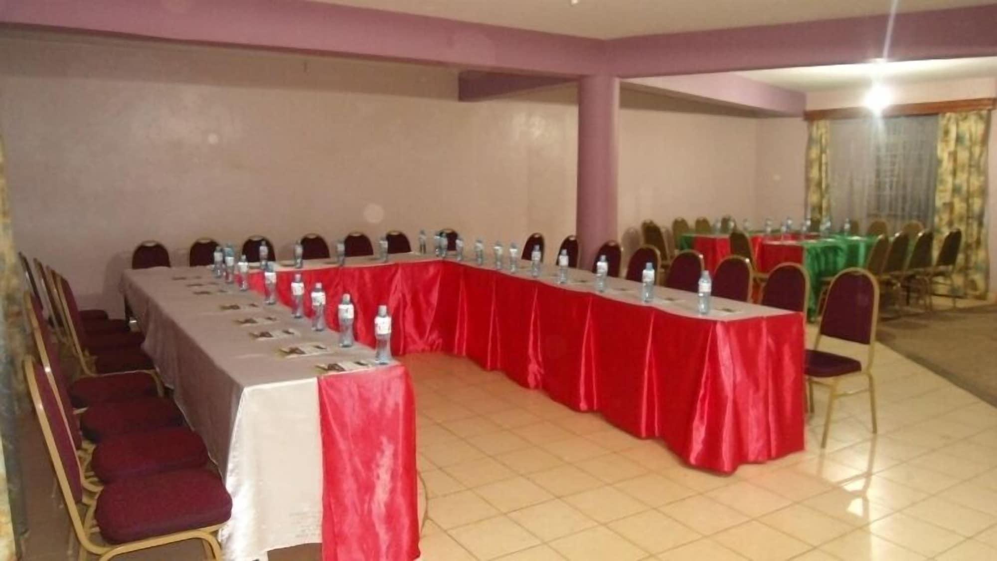 Sala de Reuniones Legacy Star Hotel Chuka