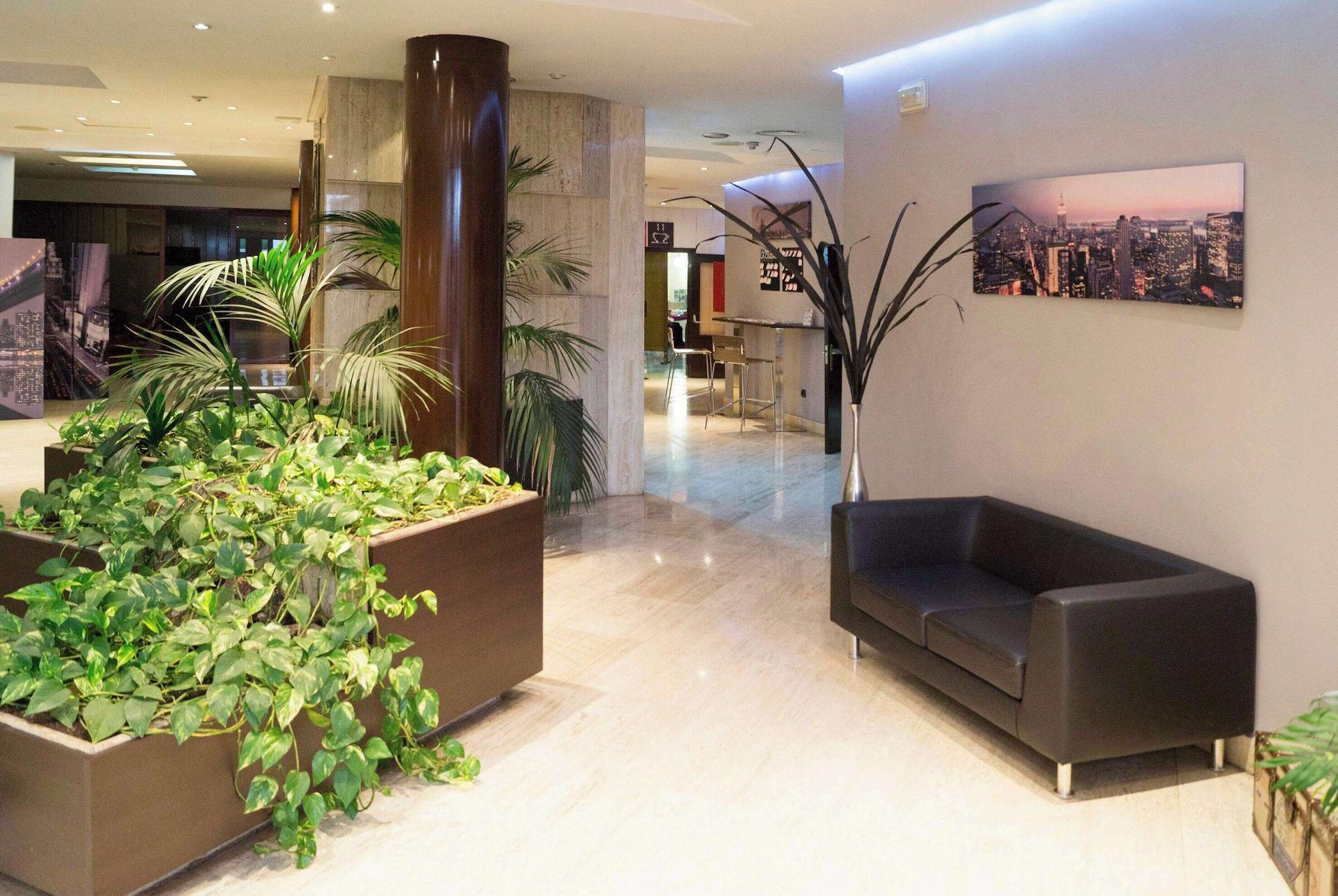Vista Lobby Hotel Puertollano