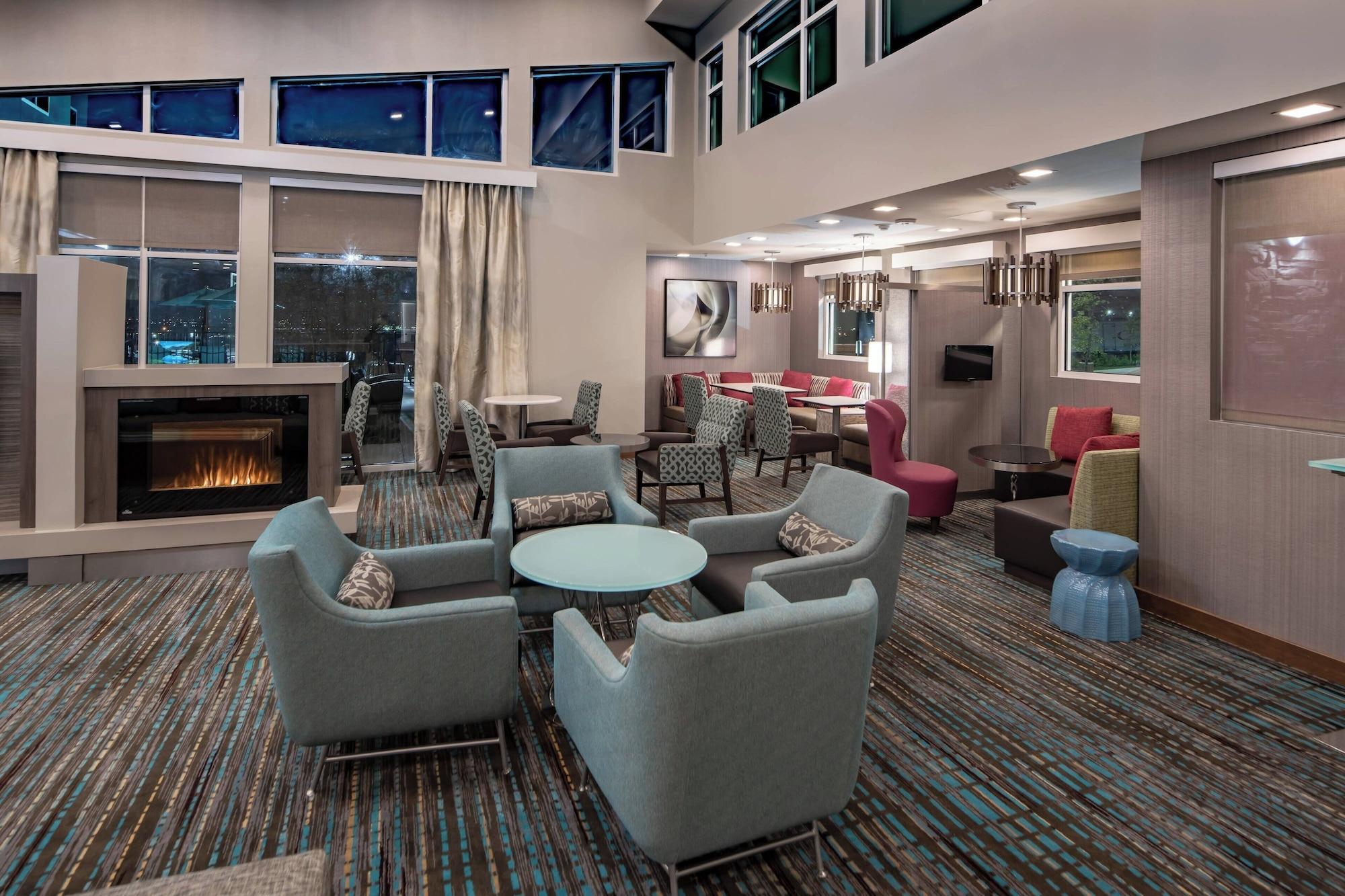 Vista Lobby Residence Inn by Marriott Dallas at The Canyon