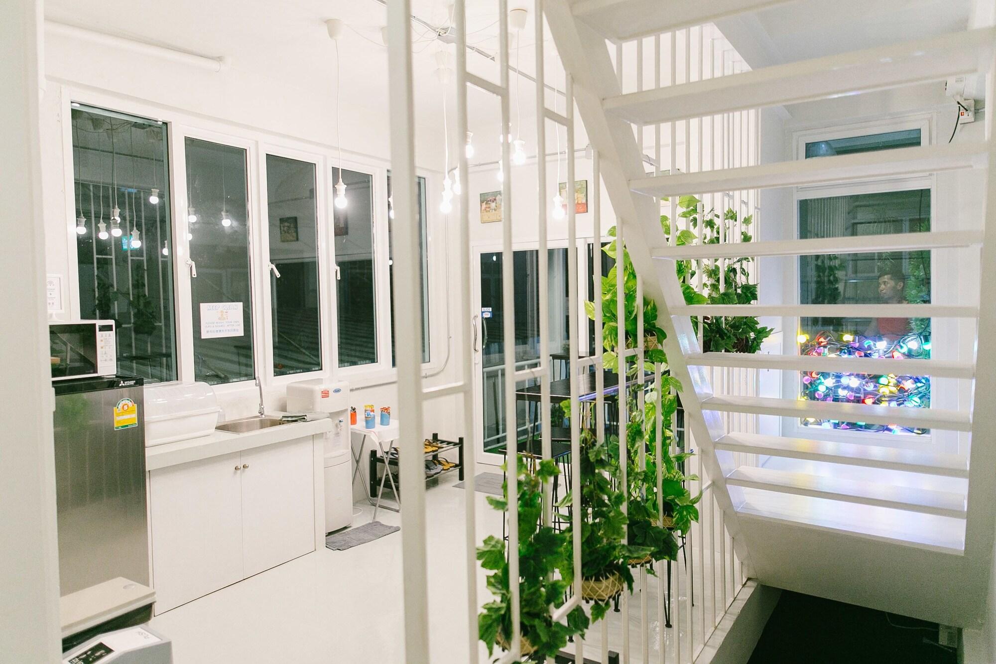 Bar/Salón Diff Hostel