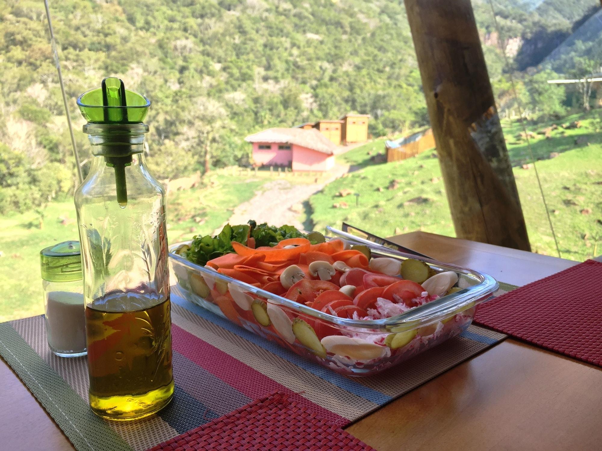 Restaurant Cachoeira dos Borges Cabanas e Parque