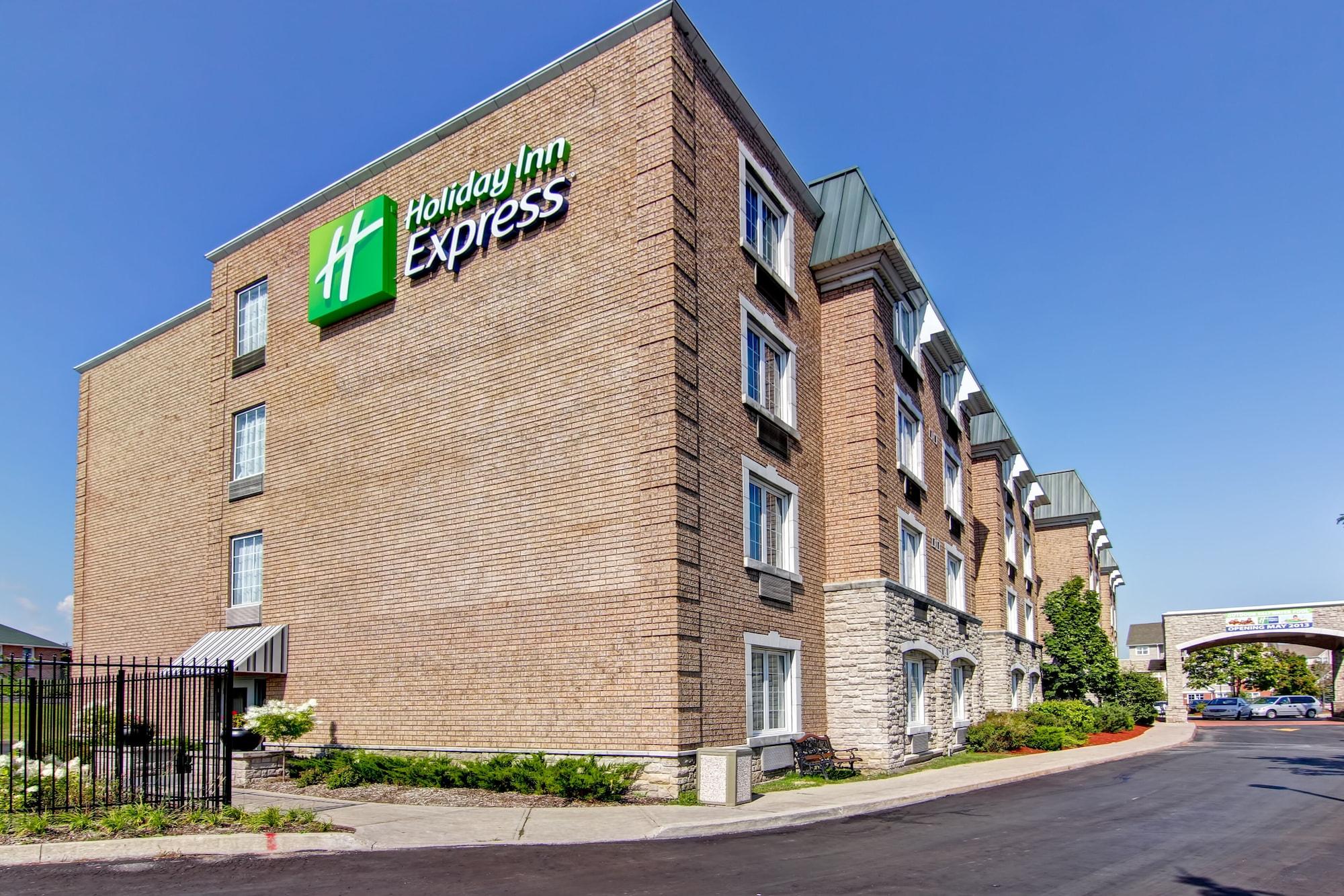 Vista Exterior Holiday Inn Express Whitby by IHG