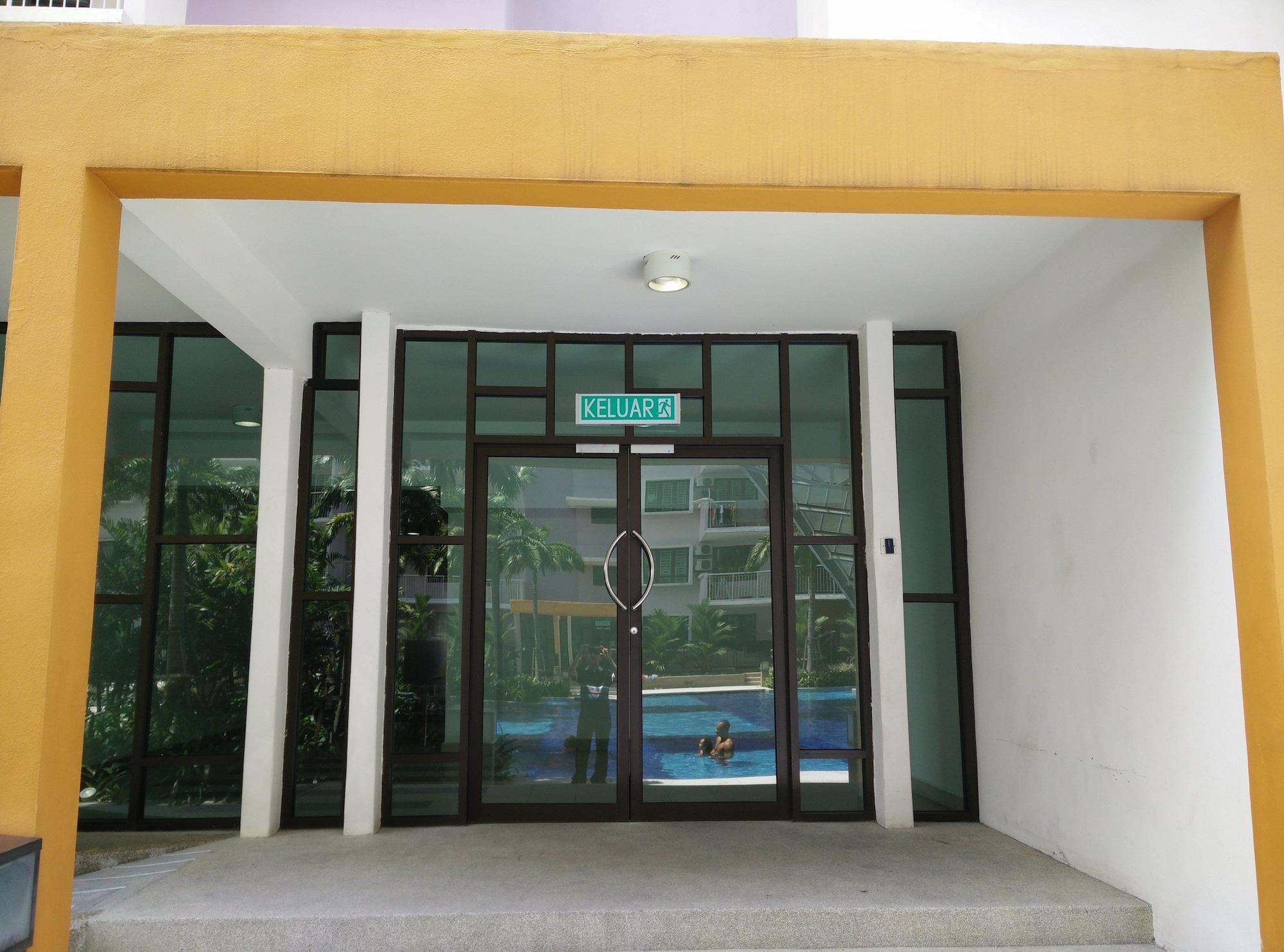 Vista Exterior Indah Alam Vacation Home