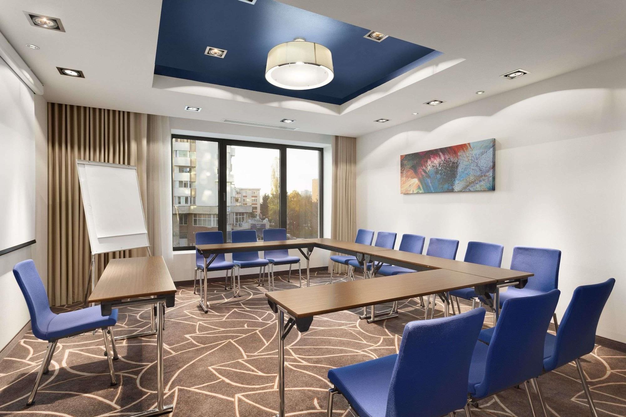 Sala de Reuniones Ramada by Wyndham Pitesti