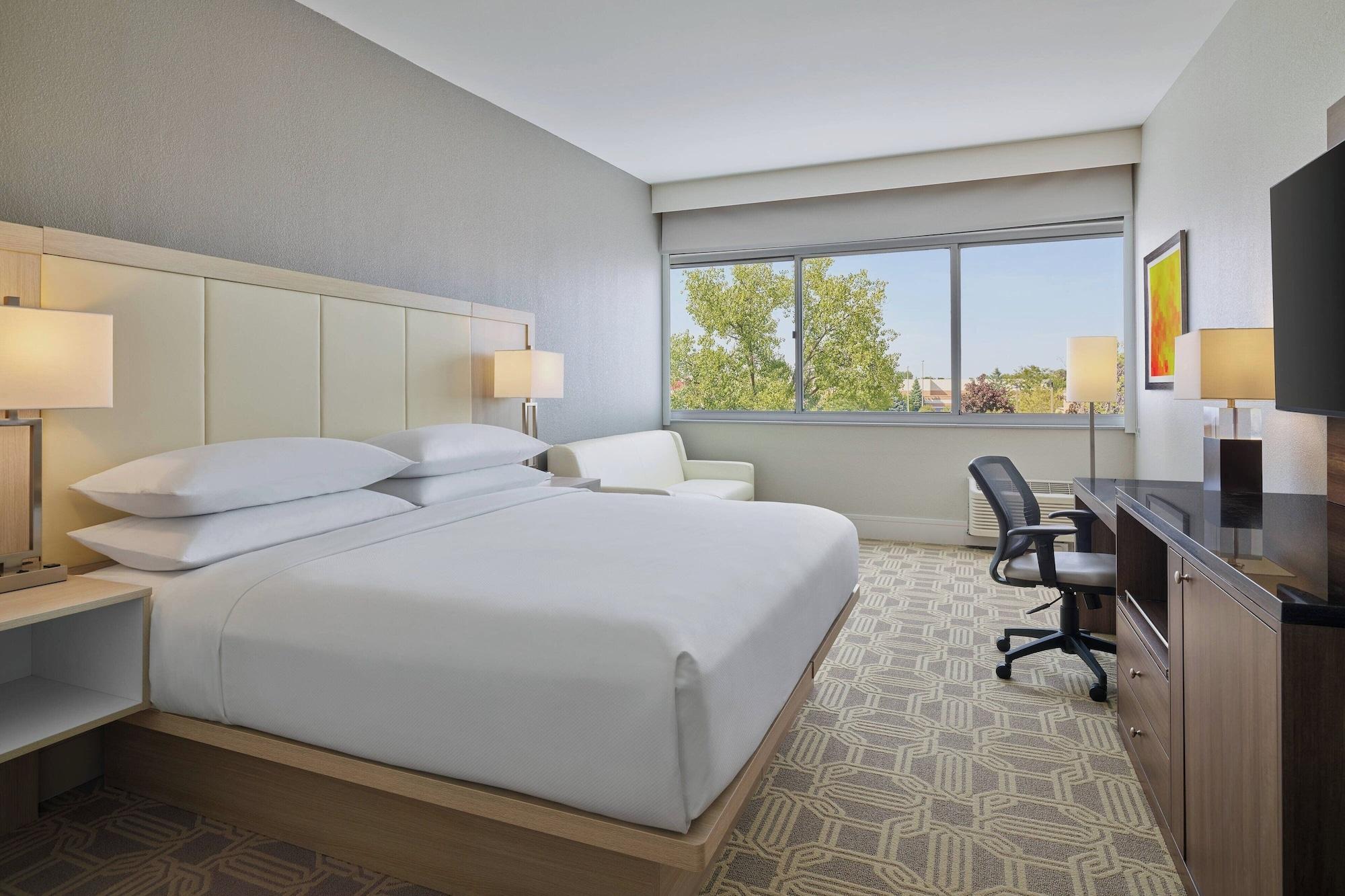 Habitación Delta Hotels by Marriott Chicago Willowbrook