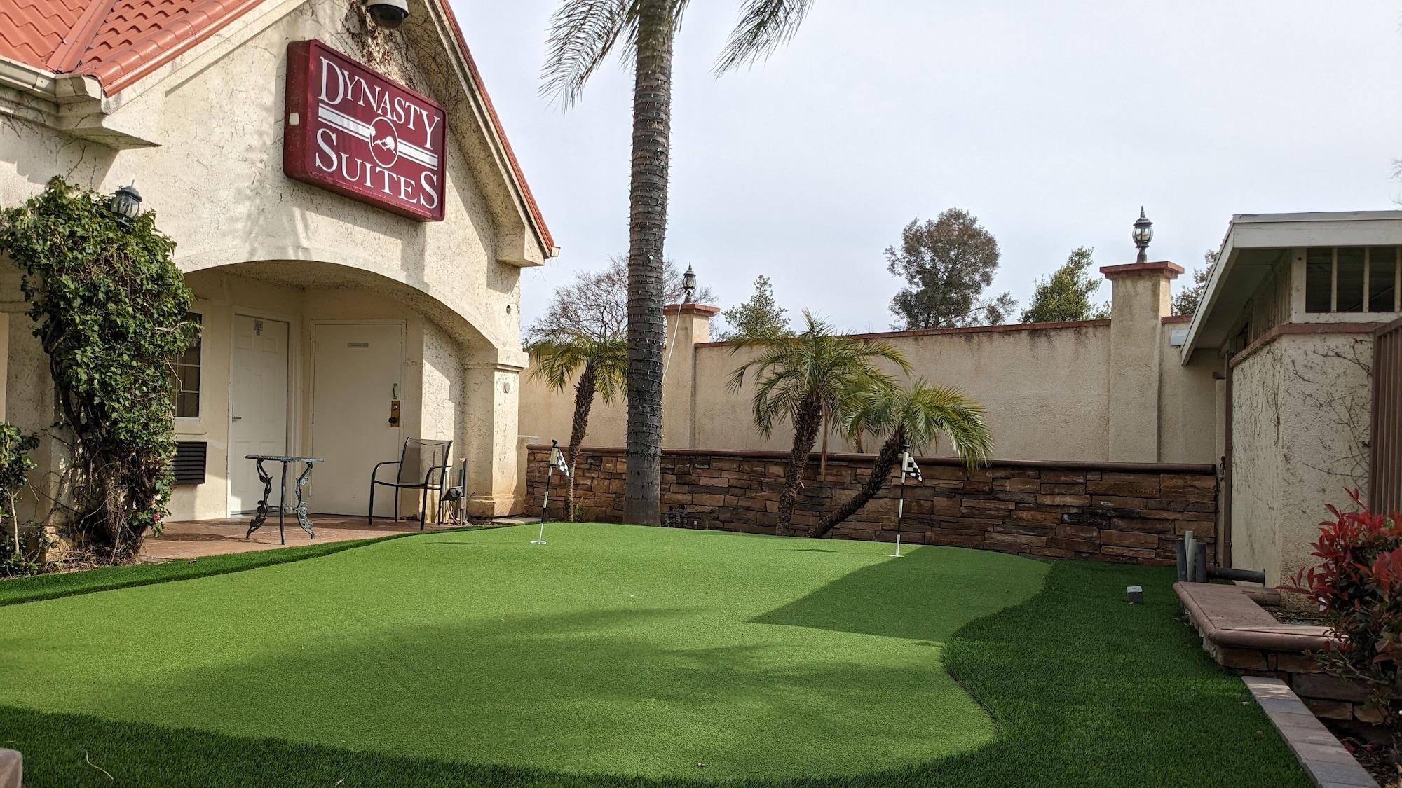 Campo de Golf Dynasty Suites Redlands