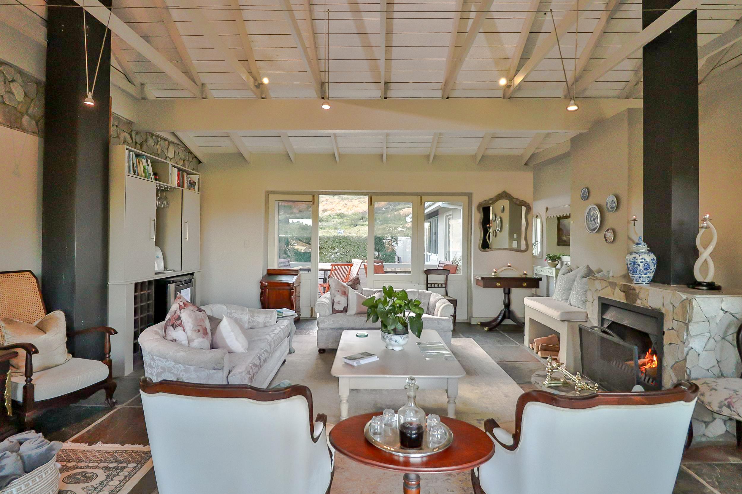 Vista Lobby Hermanus Lodge on the Green