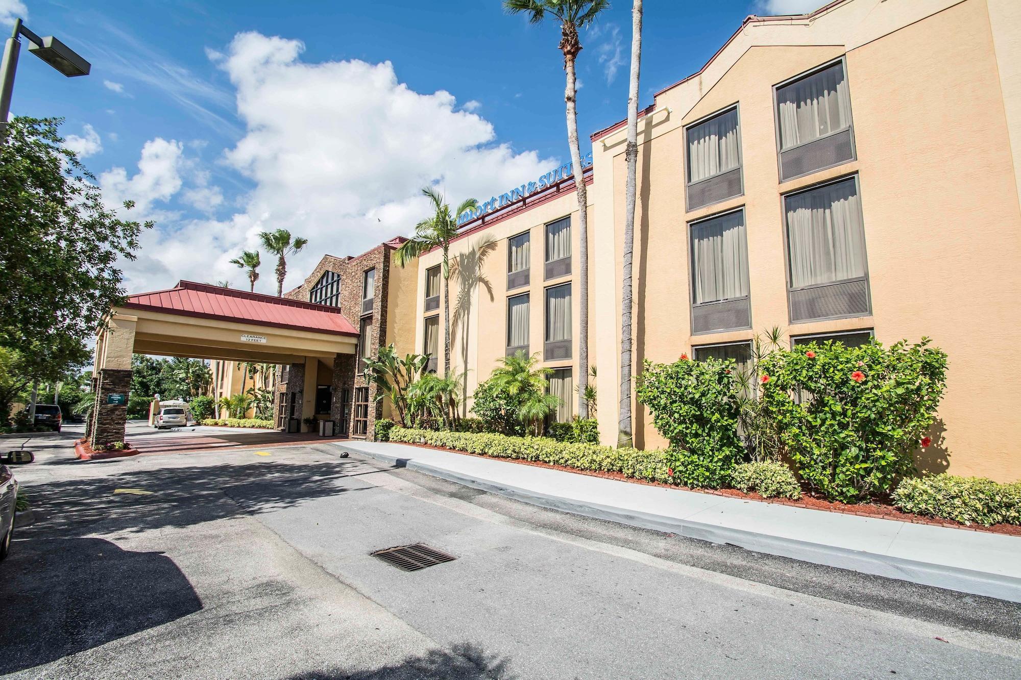 Vista Exterior Comfort Inn & Suites Lantana - West Palm Beach South