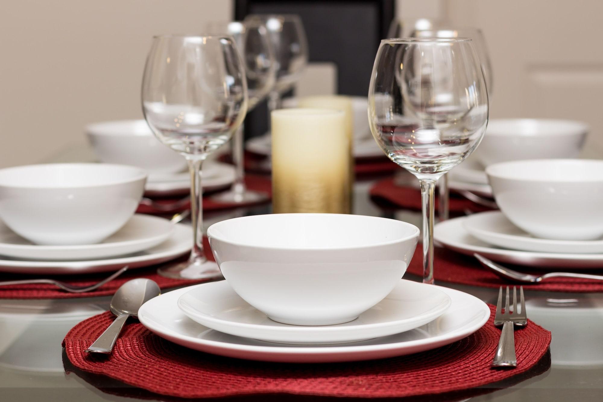 Restaurant Heaven on Hollywood Boulevard Furnished Apartments