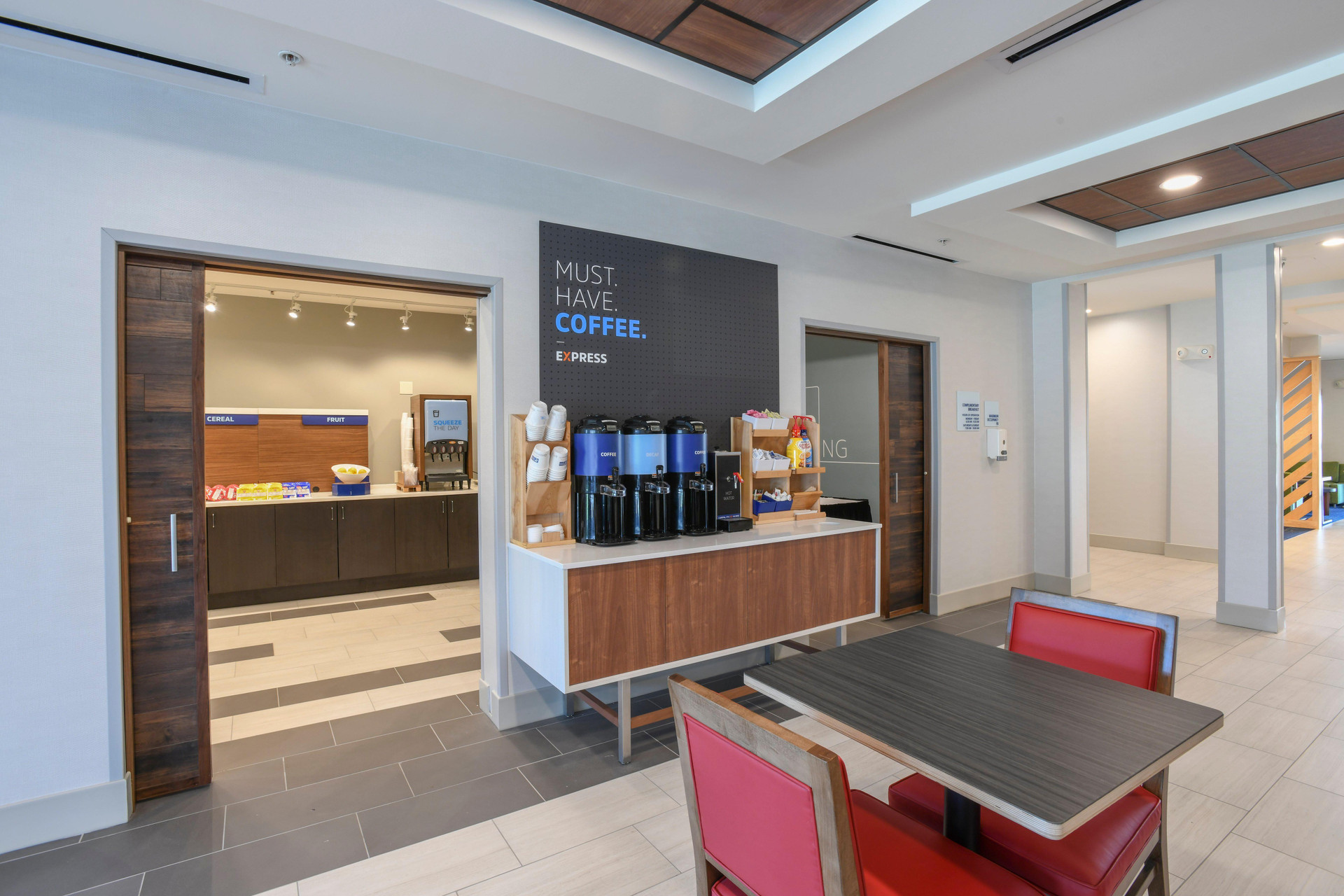 Restaurant Holiday Inn Express and Suites Richwood Cincinnati