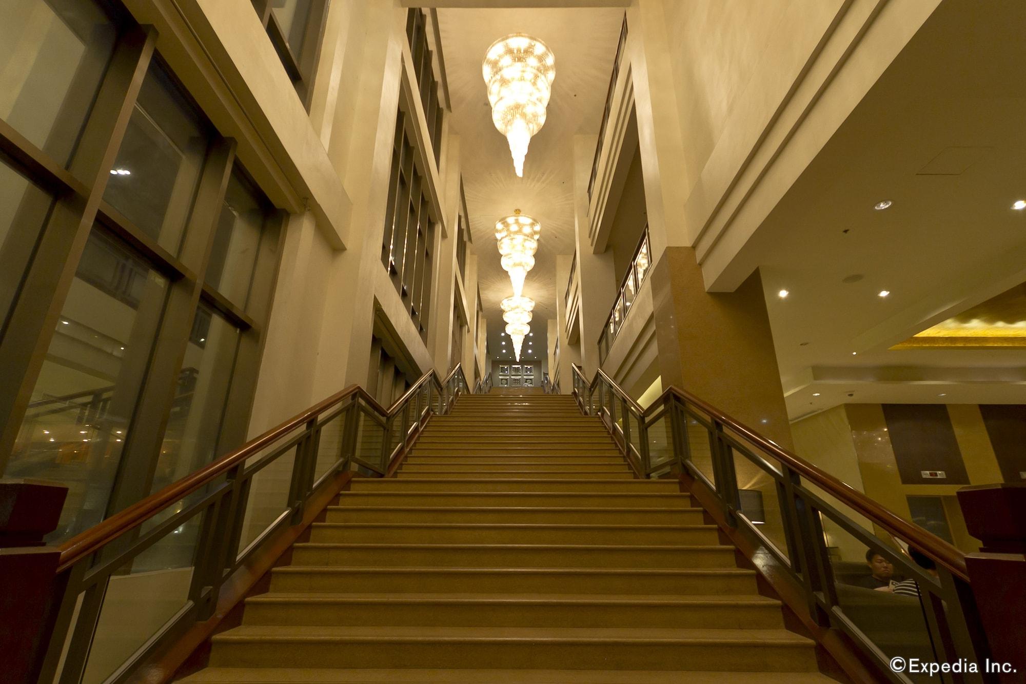 Vista Lobby Mandarin Plaza Hotel