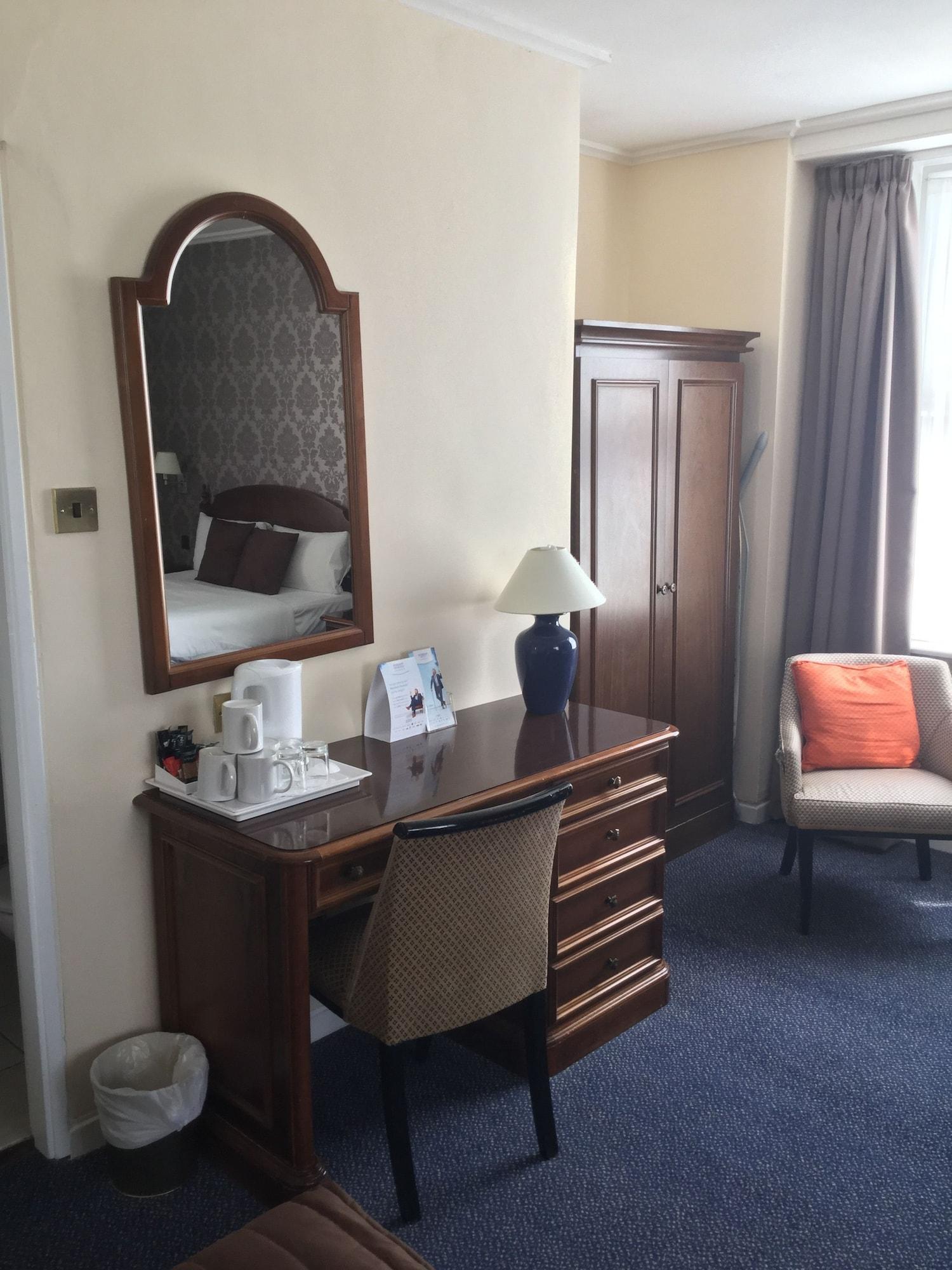 Set de Habitación Ramada by Wyndham Crawley Gatwick