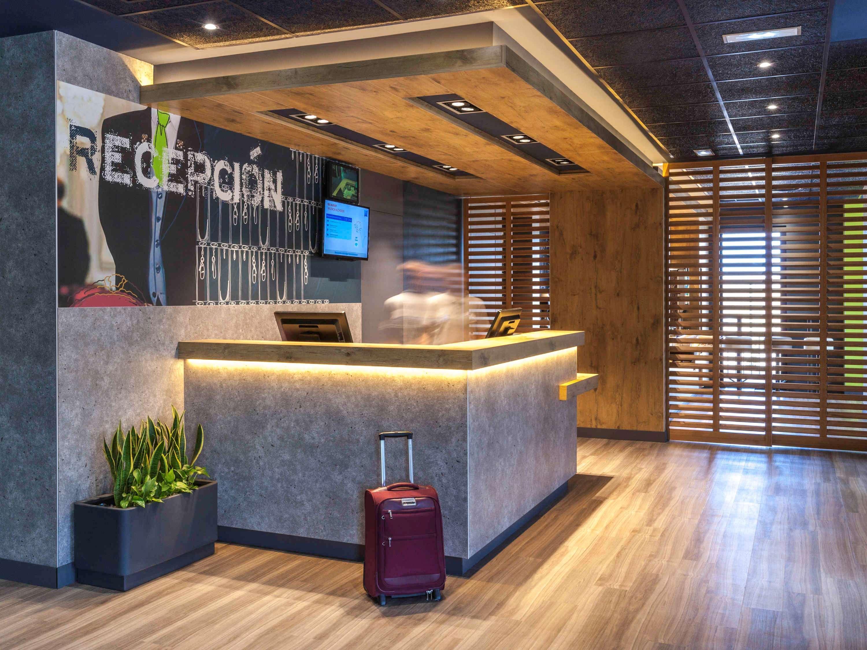 Vista Exterior ibis budget Valencia Alcasser