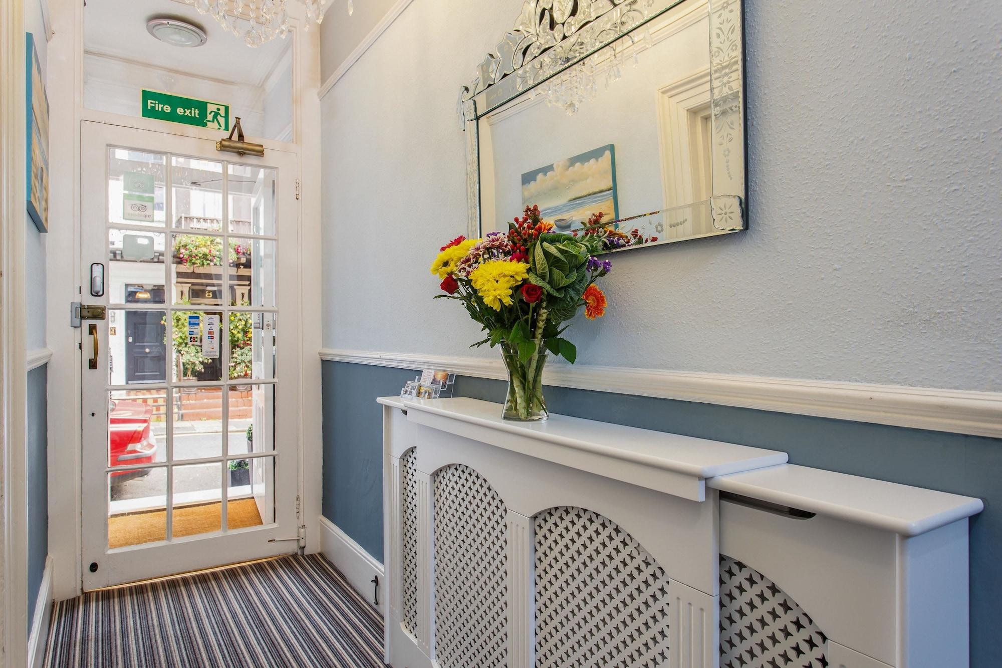 Vista Lobby Brighton Surf Guest House