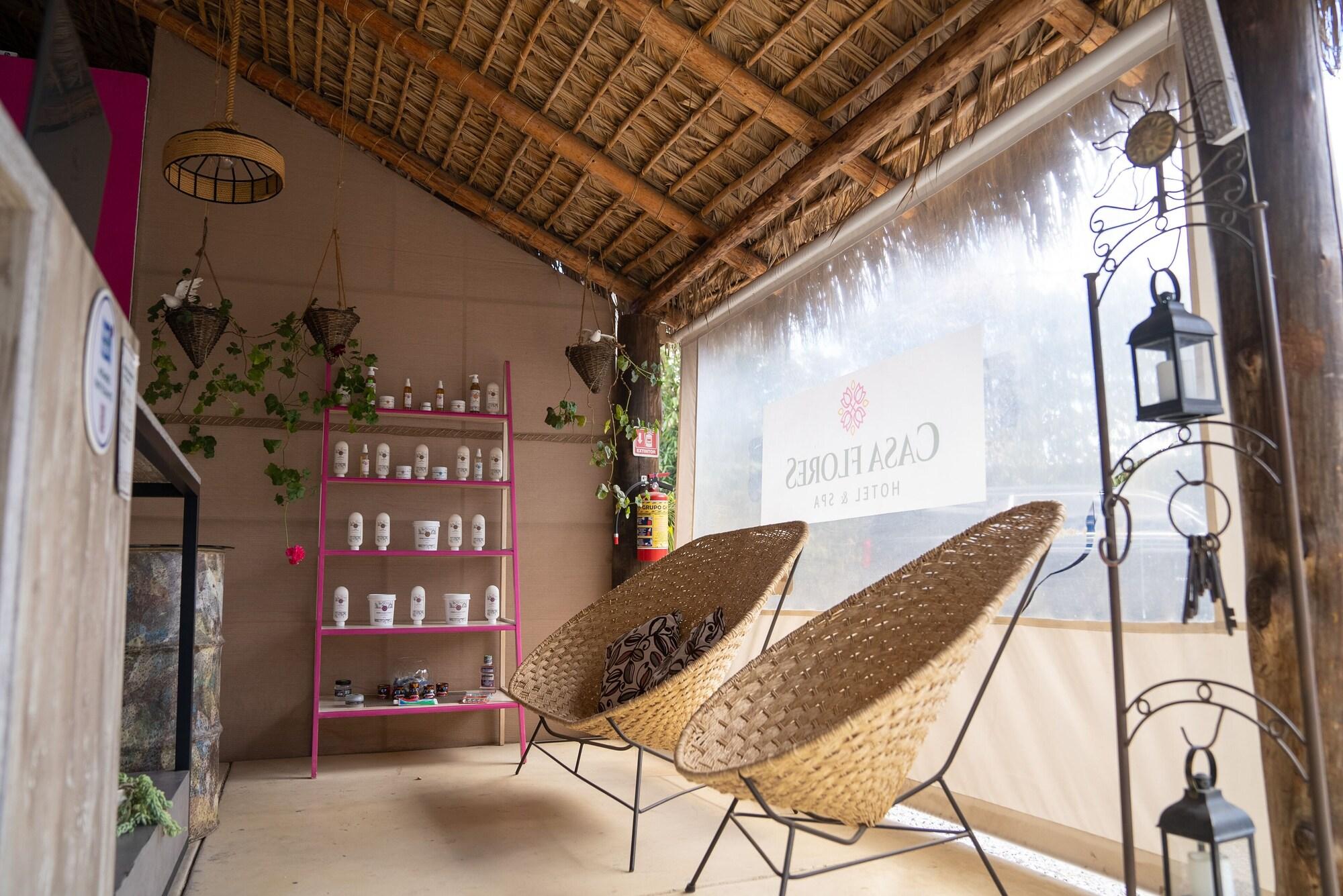 Vista Lobby HOTEL CASA DE LAS FLORES