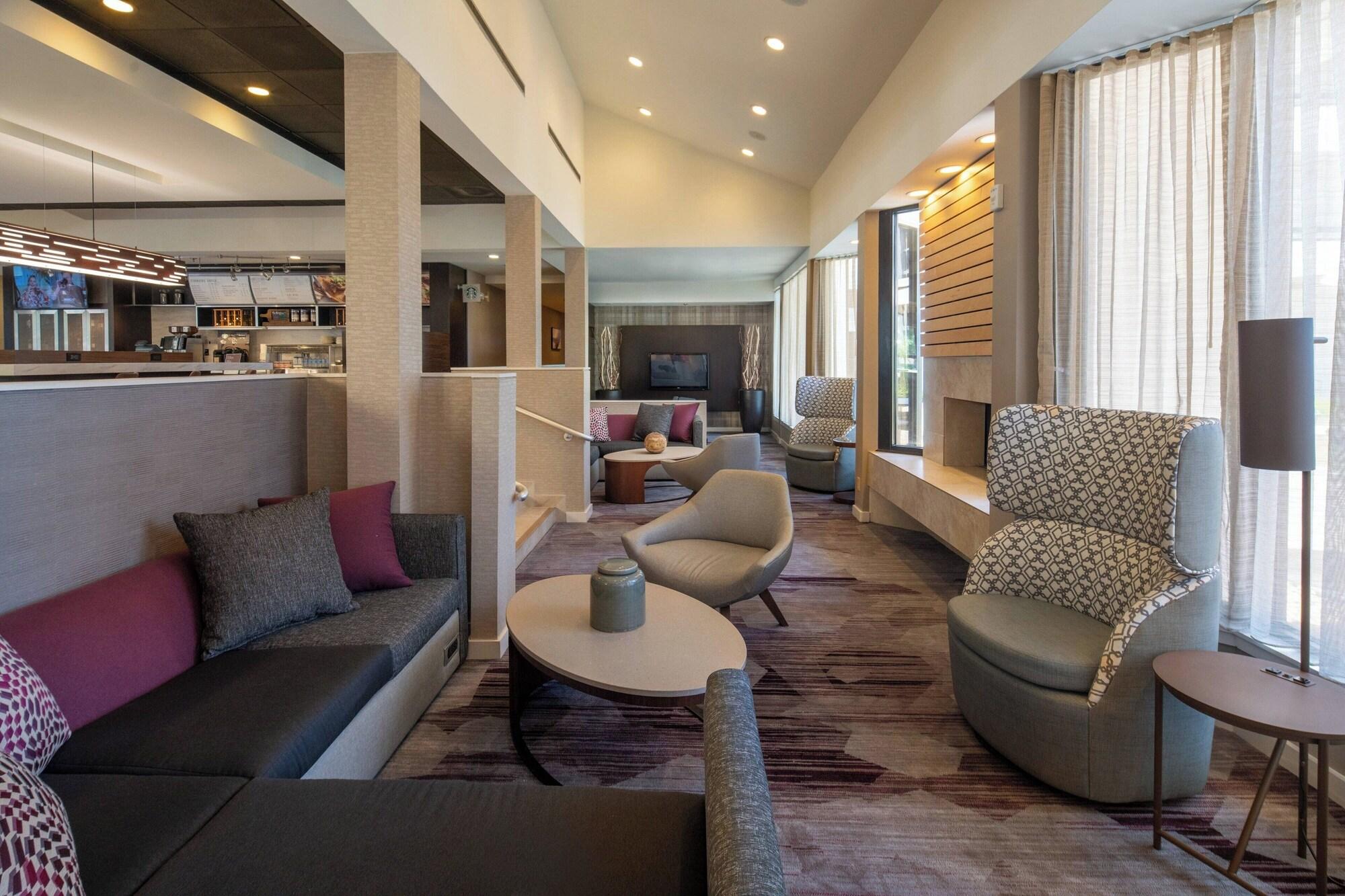 Vista Lobby Courtyard by Marriott Memphis East/Park Avenue