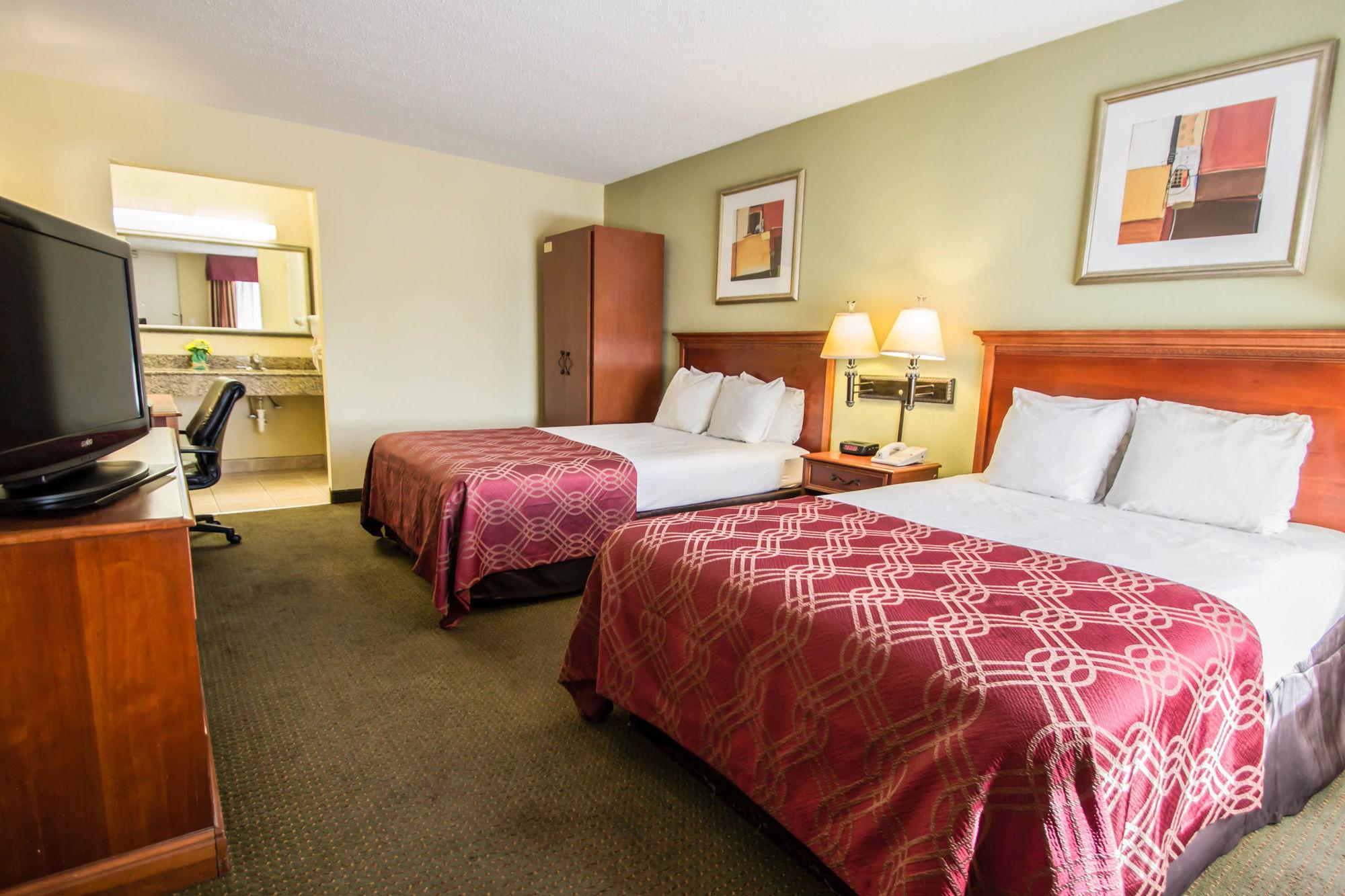 Habitación Econo Lodge Inn and Suites Near Florida Mall
